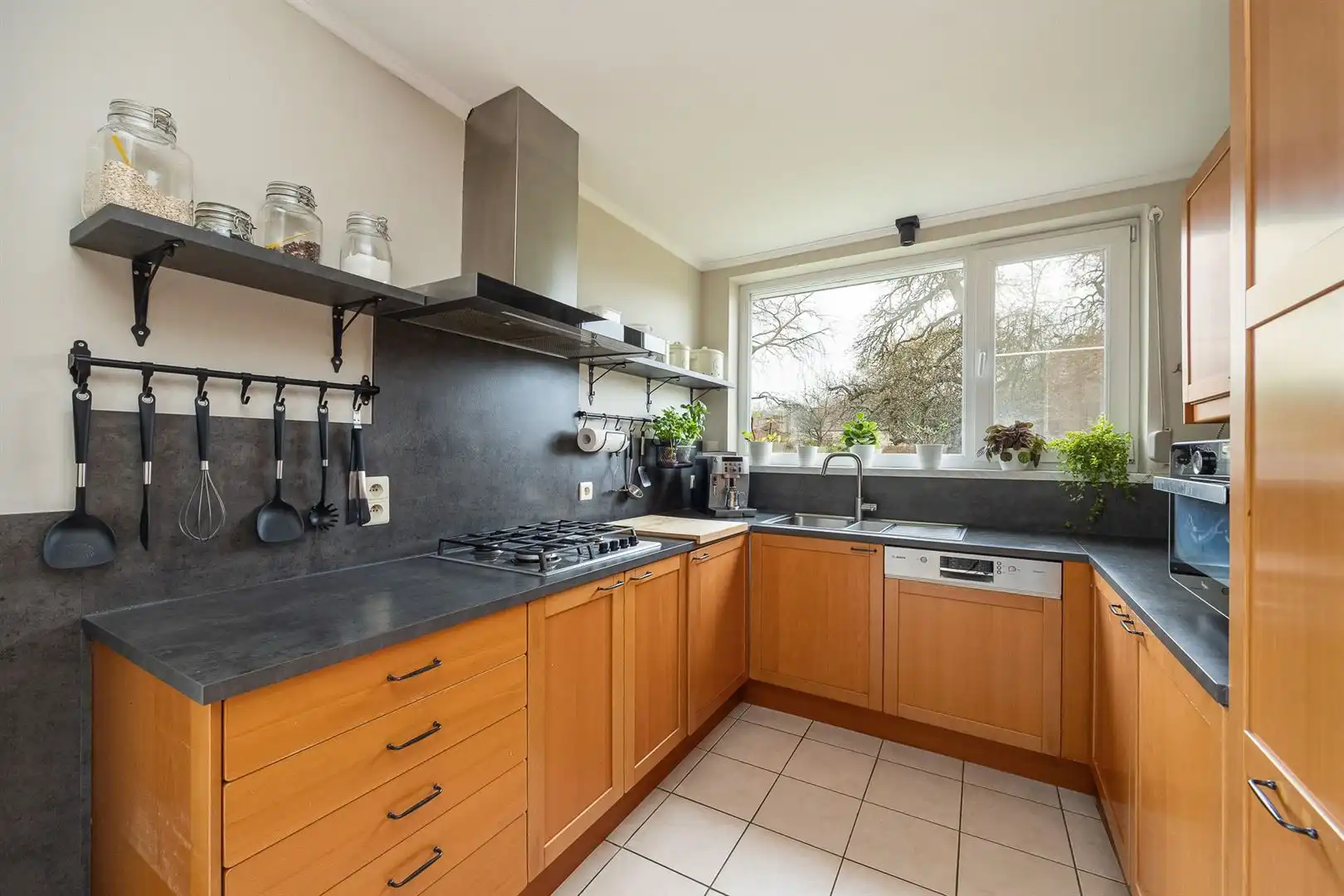 Instapklare woning met een zalige tuin! foto 6