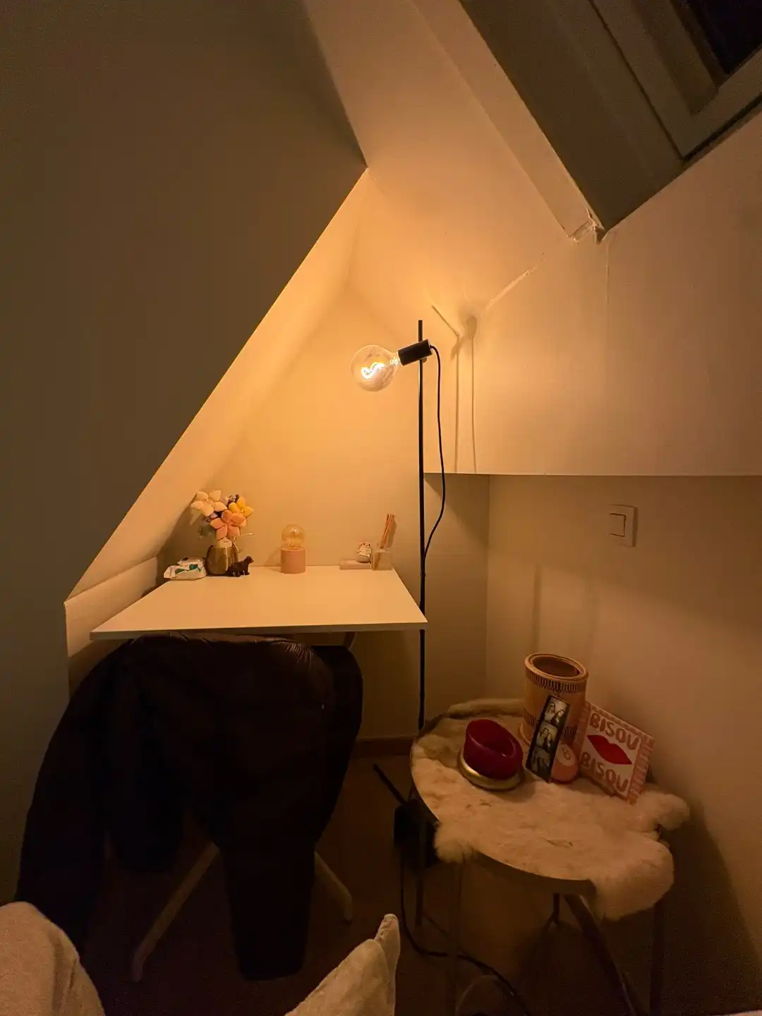 Bemeubelde Studentenkamer met eigen badkamer nabij Zuid! foto 10