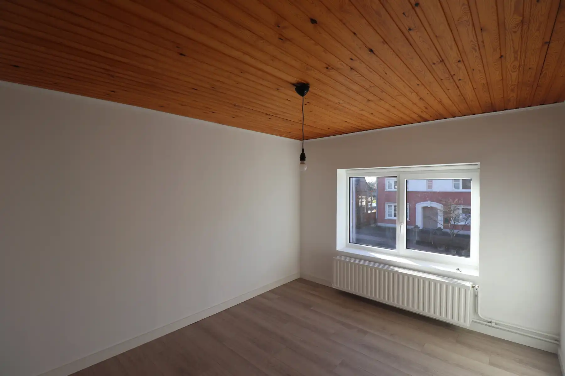 Ruime gezinswoning met terras en tuin foto 13