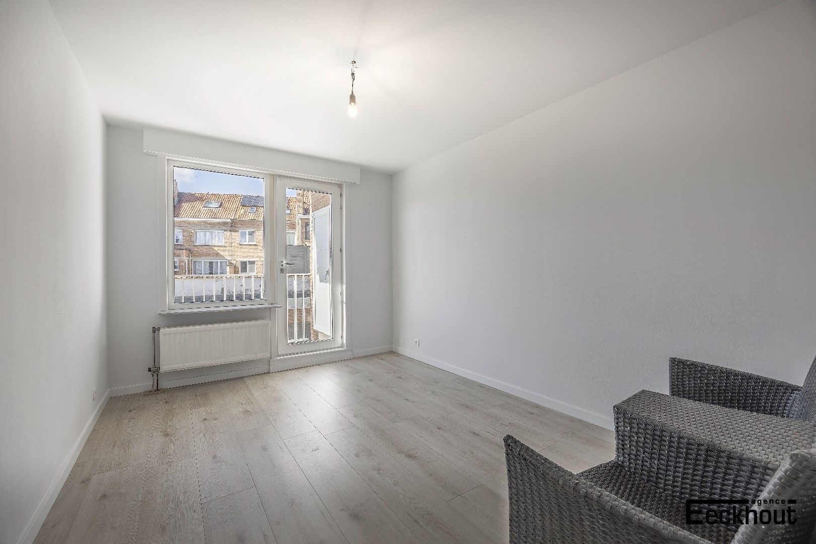 Lichtrijk appartement van 101m² op gunstige ligging te Oostende! foto 9
