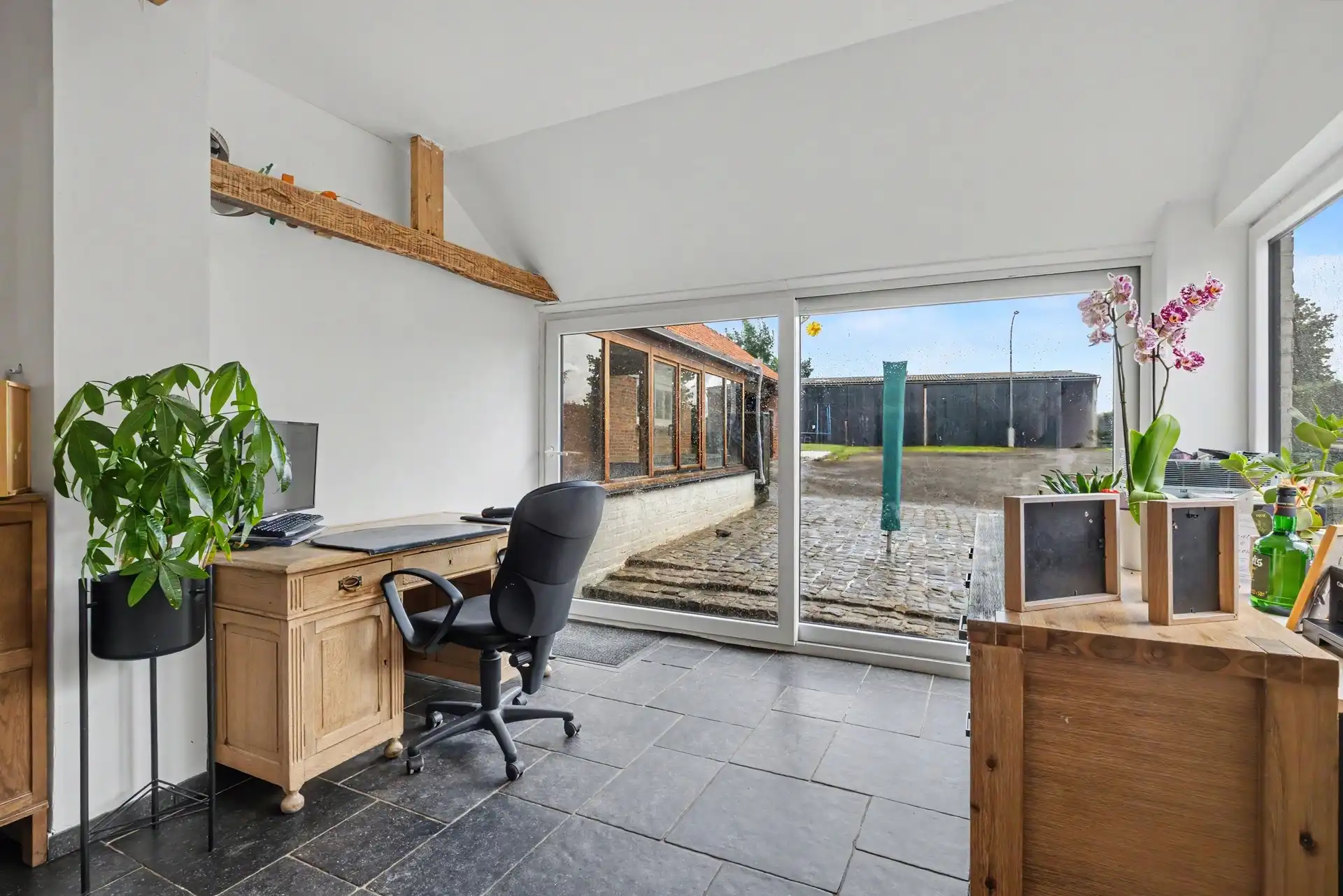 Charmante, gerenoveerde gezinswoning met hedendaagse loods van 400m²  foto 16