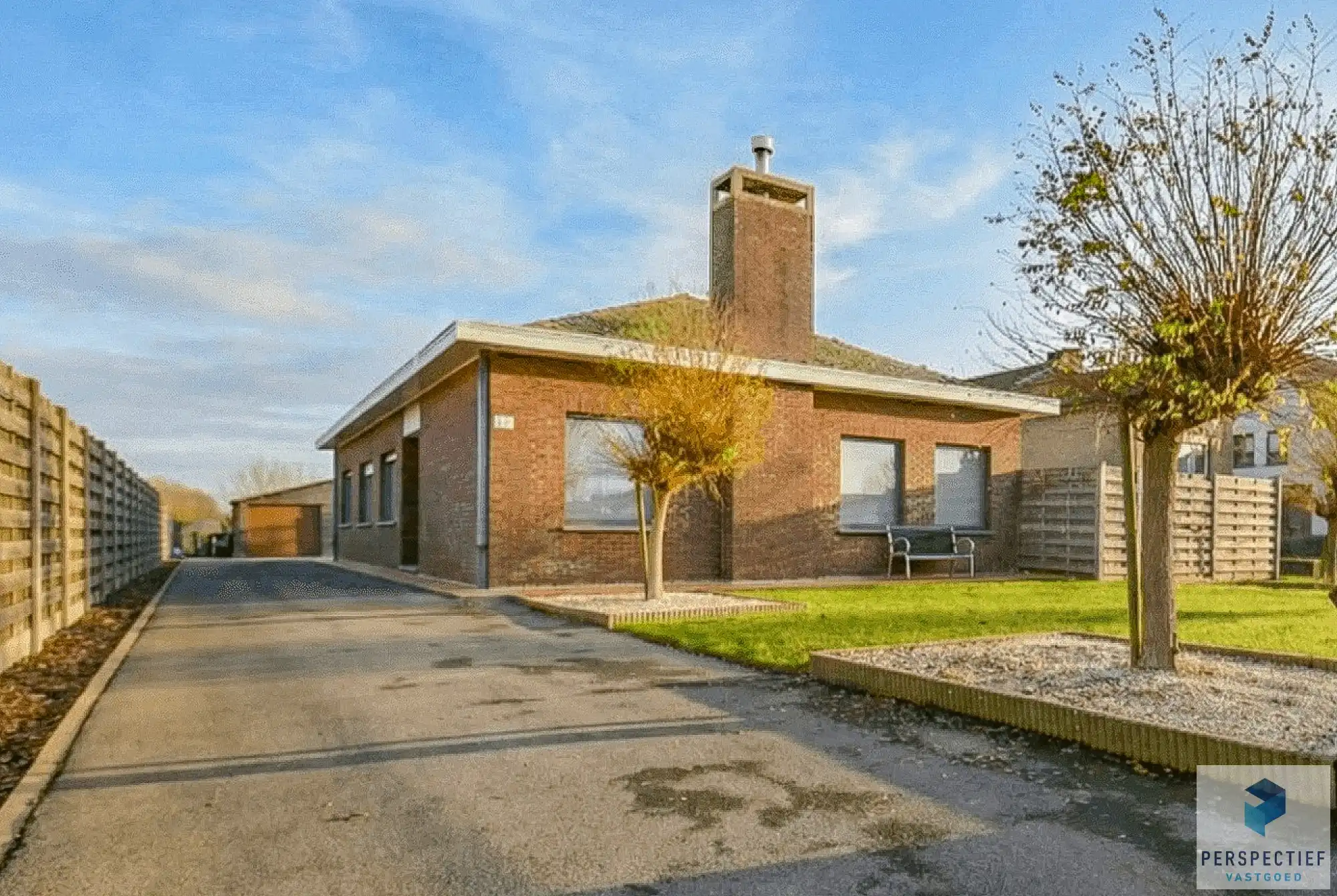 UITSTEKEND GELEGEN GELIJKVLOERSE WONING met 4 slaapkamers en tuin foto 2