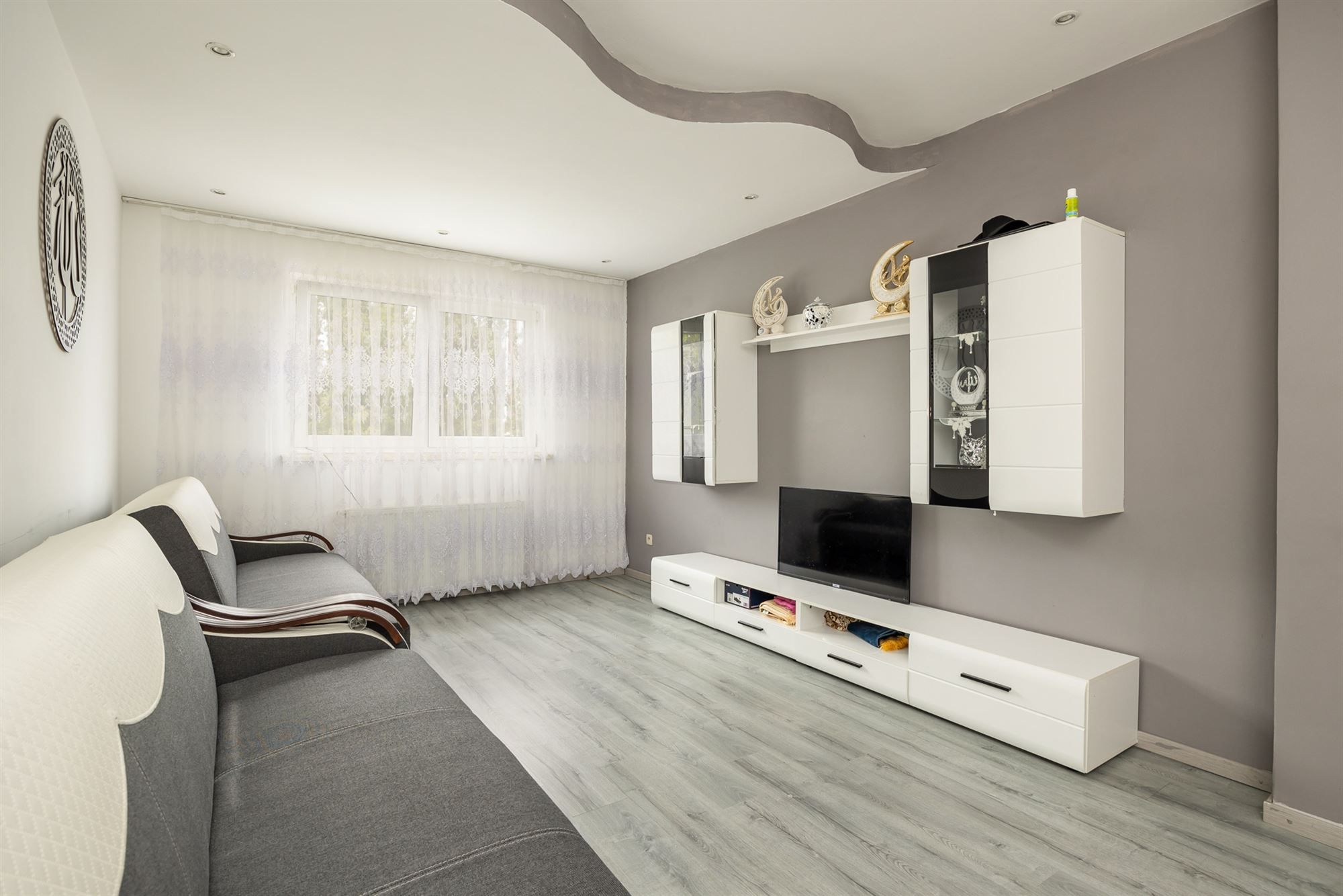 Instapklare woning met 6 slaapkamers en ruim aangelegde tuin foto 9