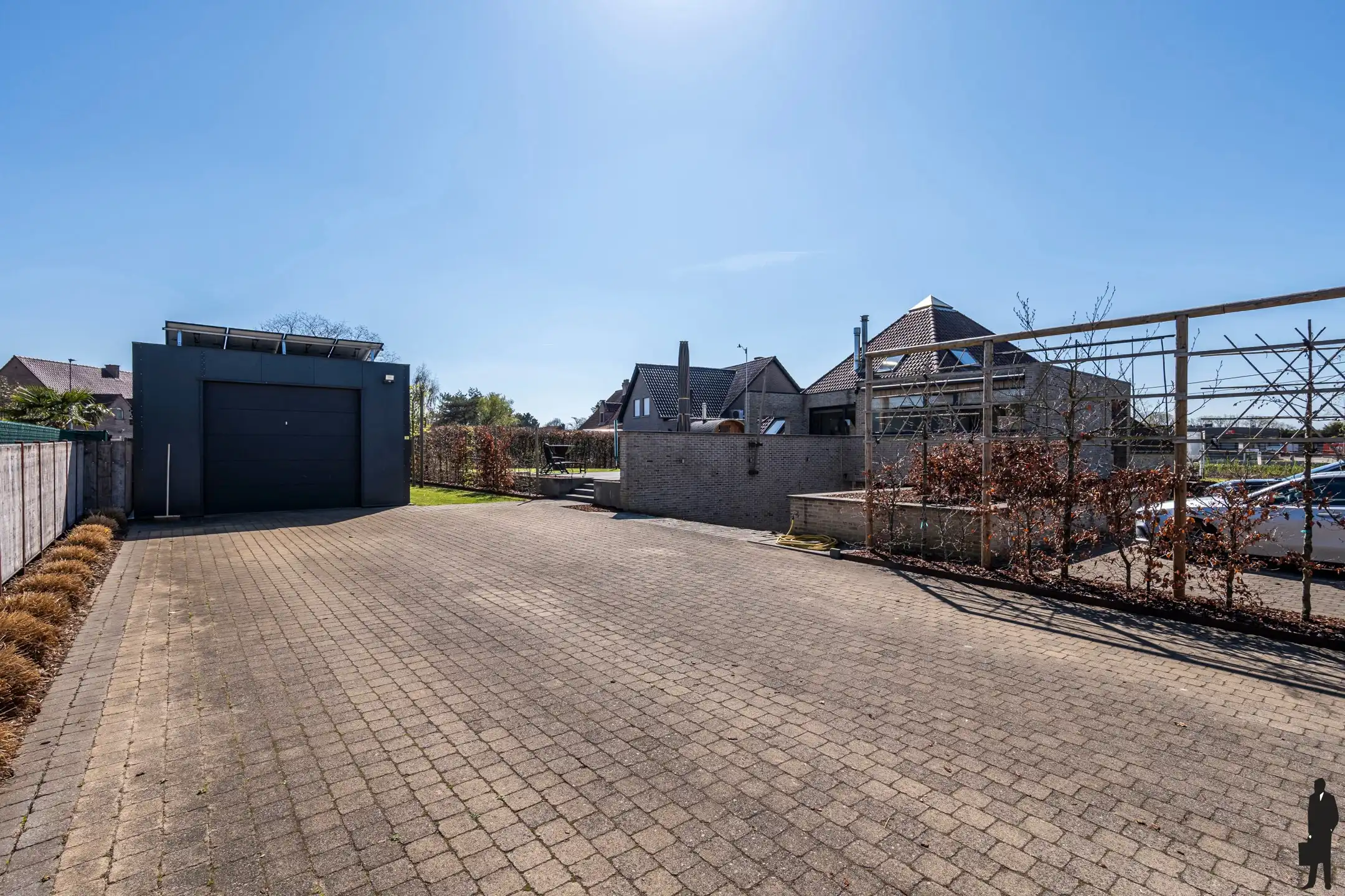 Unieke, ruime architectenvilla met riante kelder en werkbox foto 28