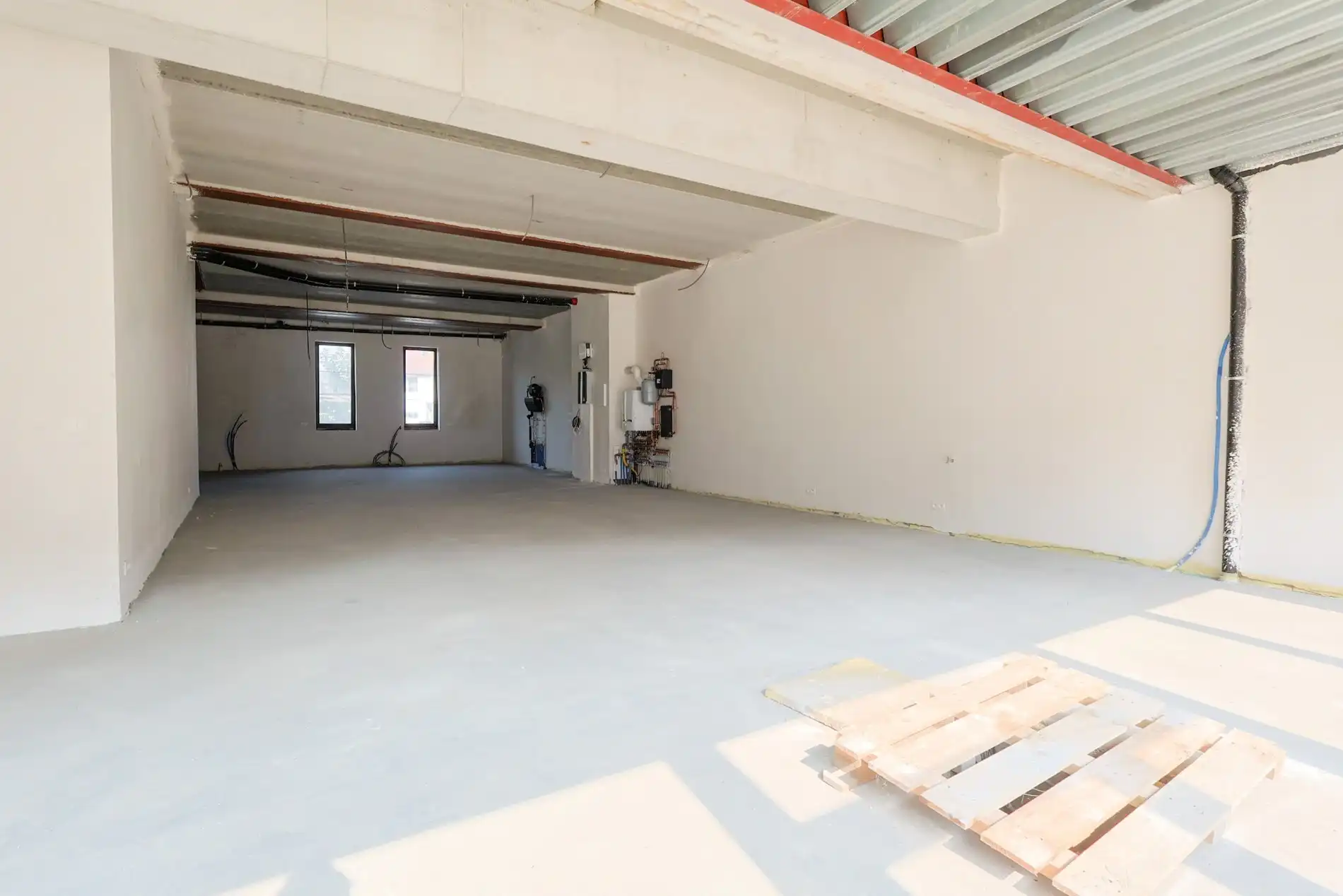 Centraal gelegen nieuwbouwhandelspand in Sint-Idesbald foto 4