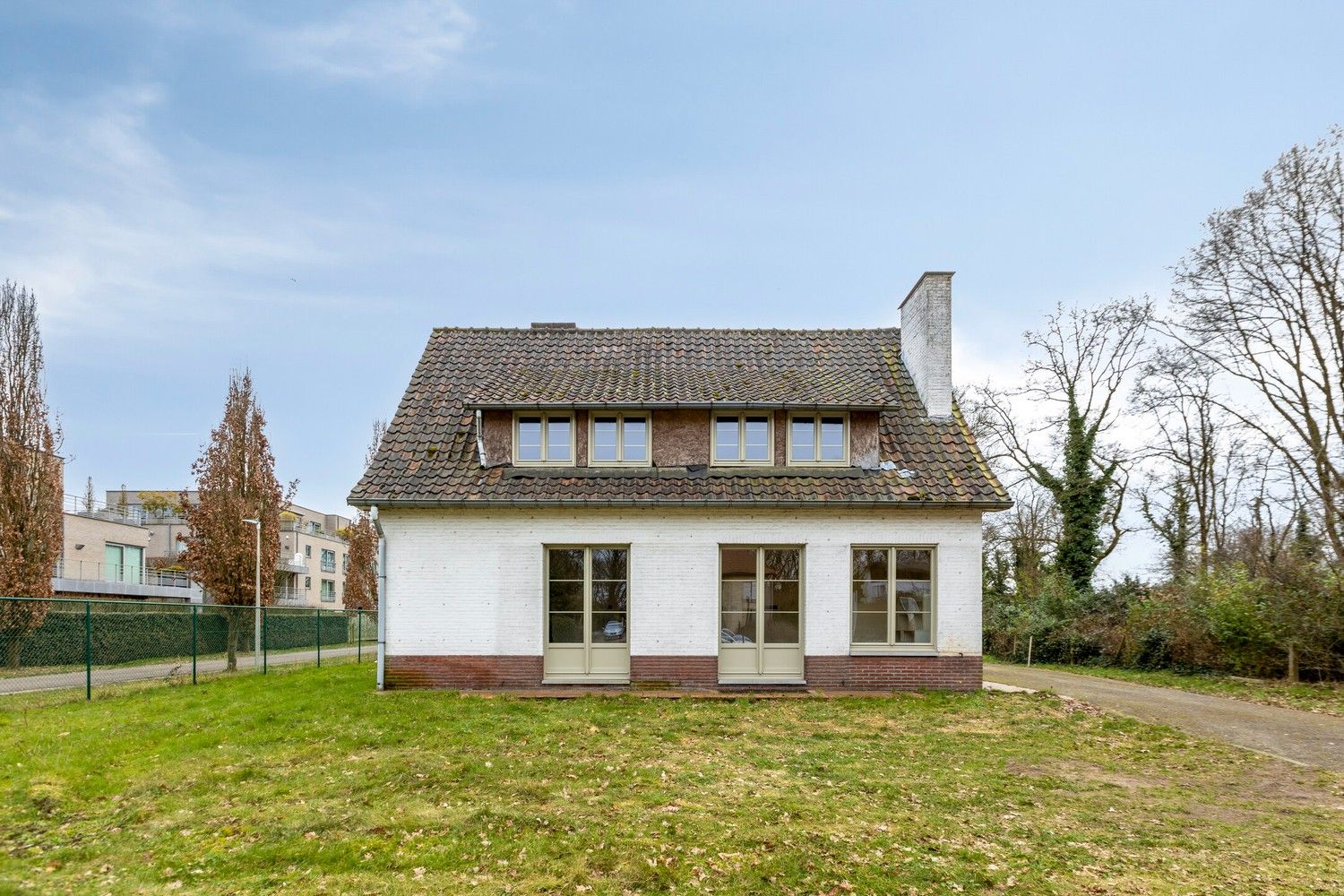 Grotendeels gerenoveerde woning met 5 slaapkamers! foto 4