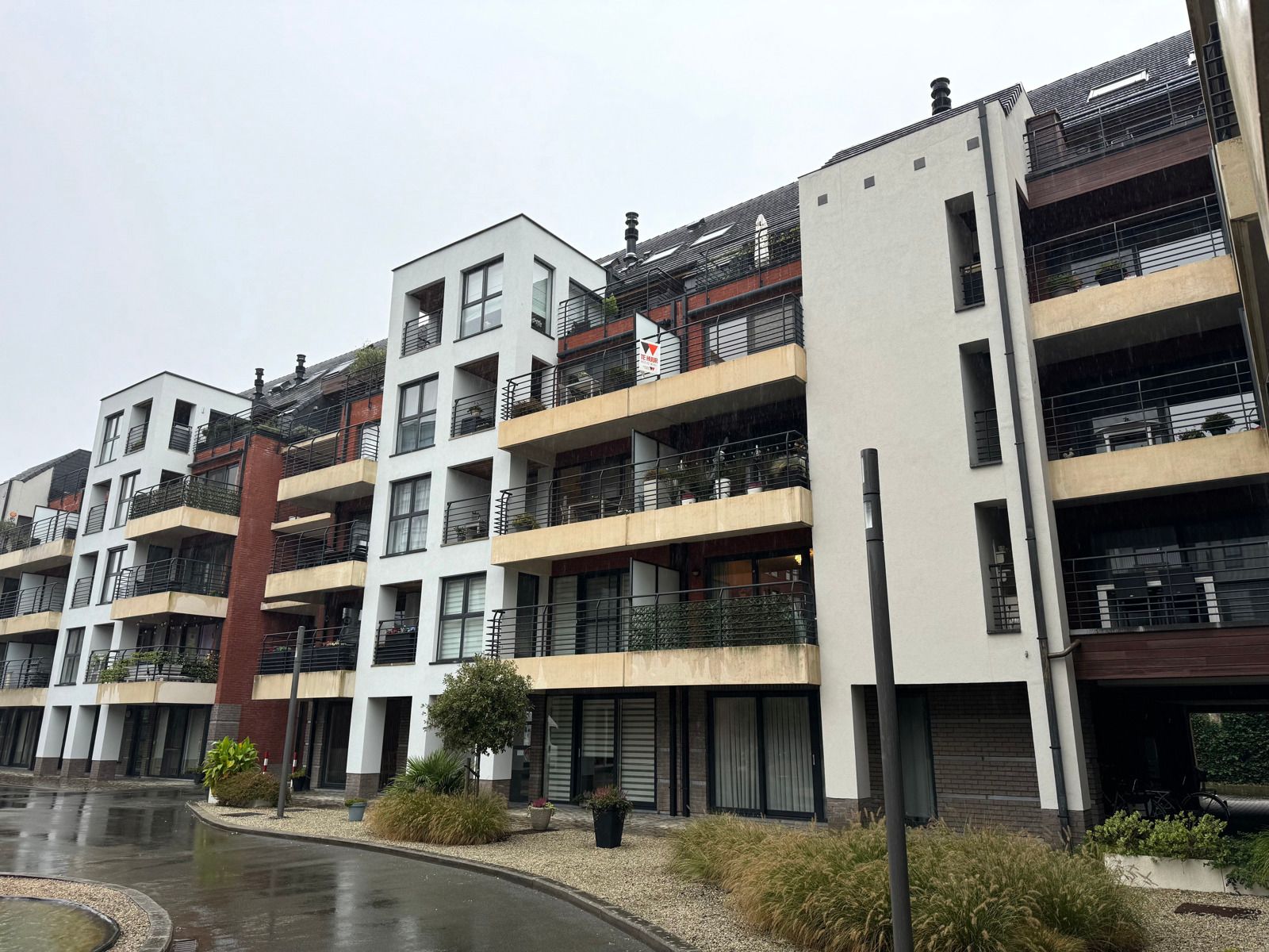 Te huur: 2 slpk appartement met staanplaats in centrum Aalst foto 1