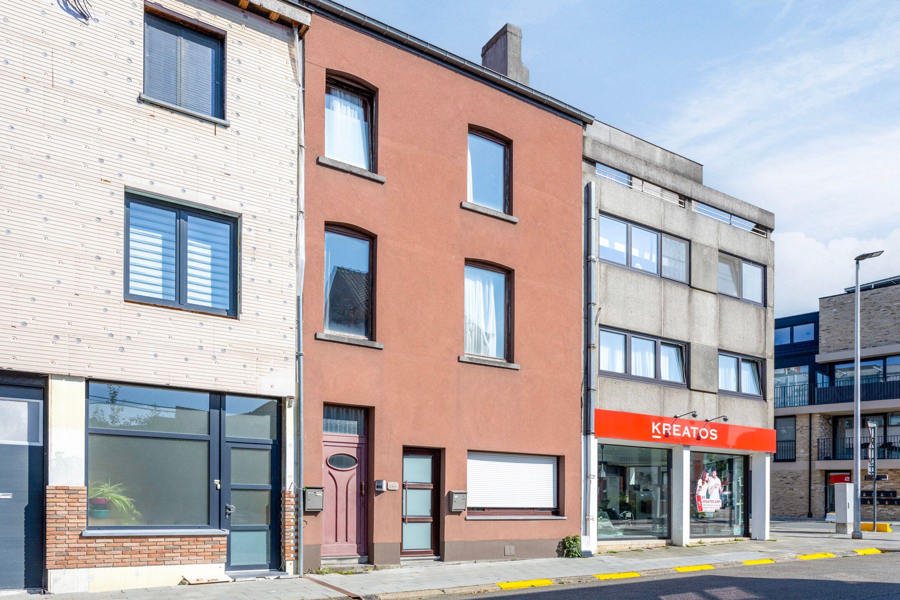 Ruime en energiezuinige triplex met veel potentieel te Halle foto 1