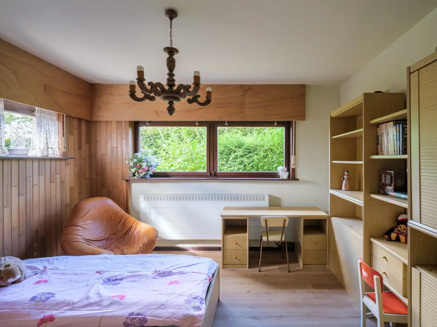 Vrijstaande woning met 4 slpk. in een oase van rust foto 14