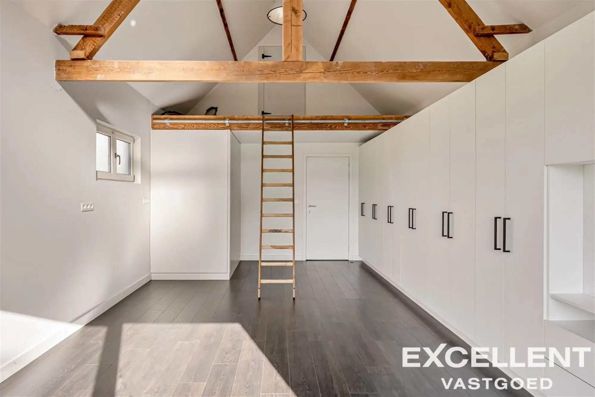Villa met zwemvijver op een uitzonderlijk perceel foto 18
