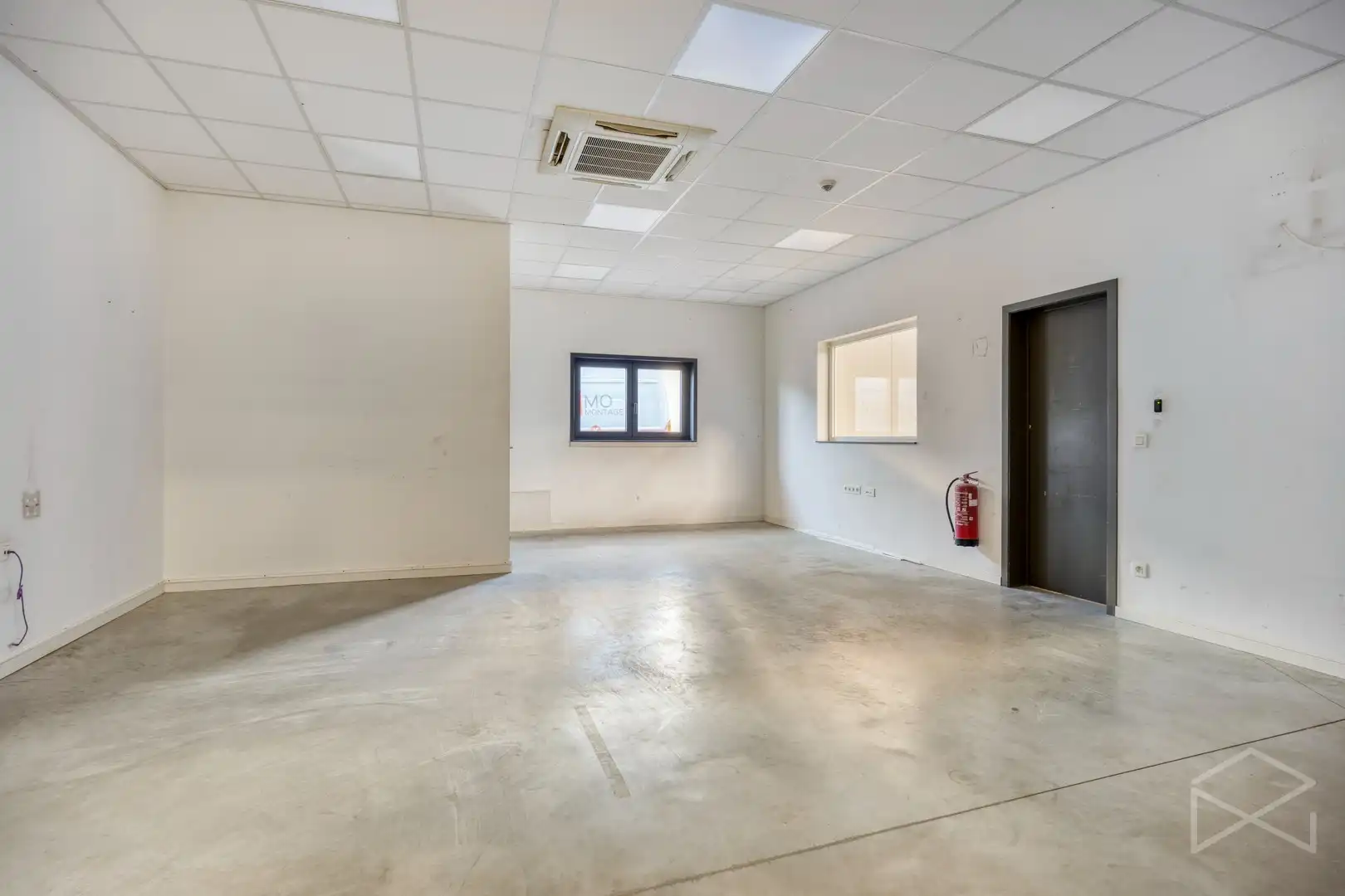 Magazijn met bureauruimte en parkeerplaatsen te huur in Tessenderlo-Ham foto 12