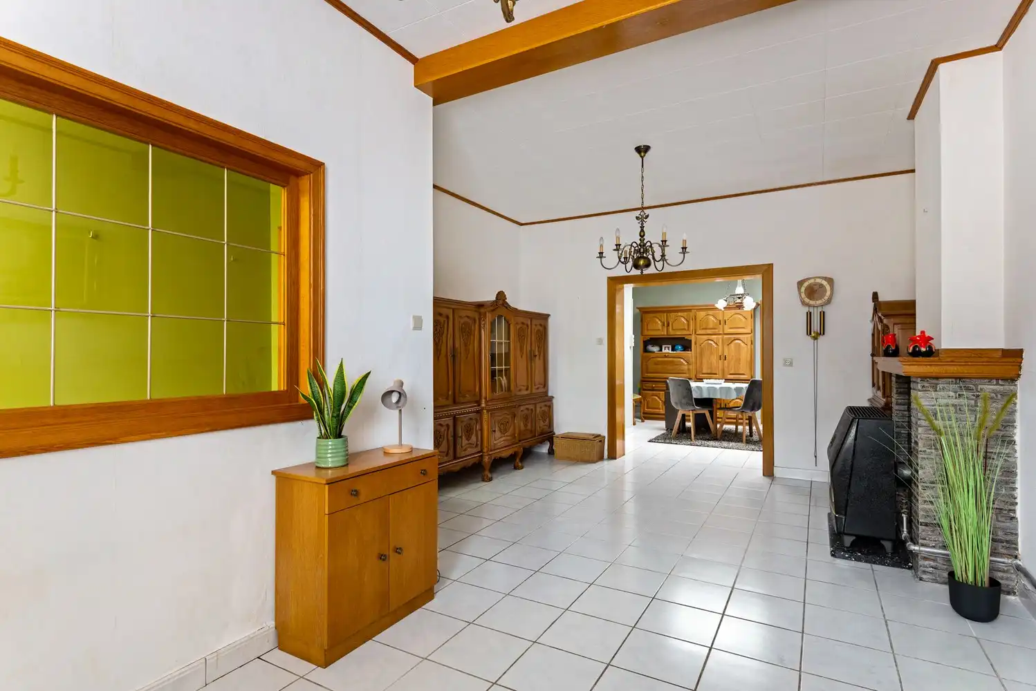 Te renoveren woning met 3 slaapkamers, veel potentieel en een groene tuin in Lier! foto 2