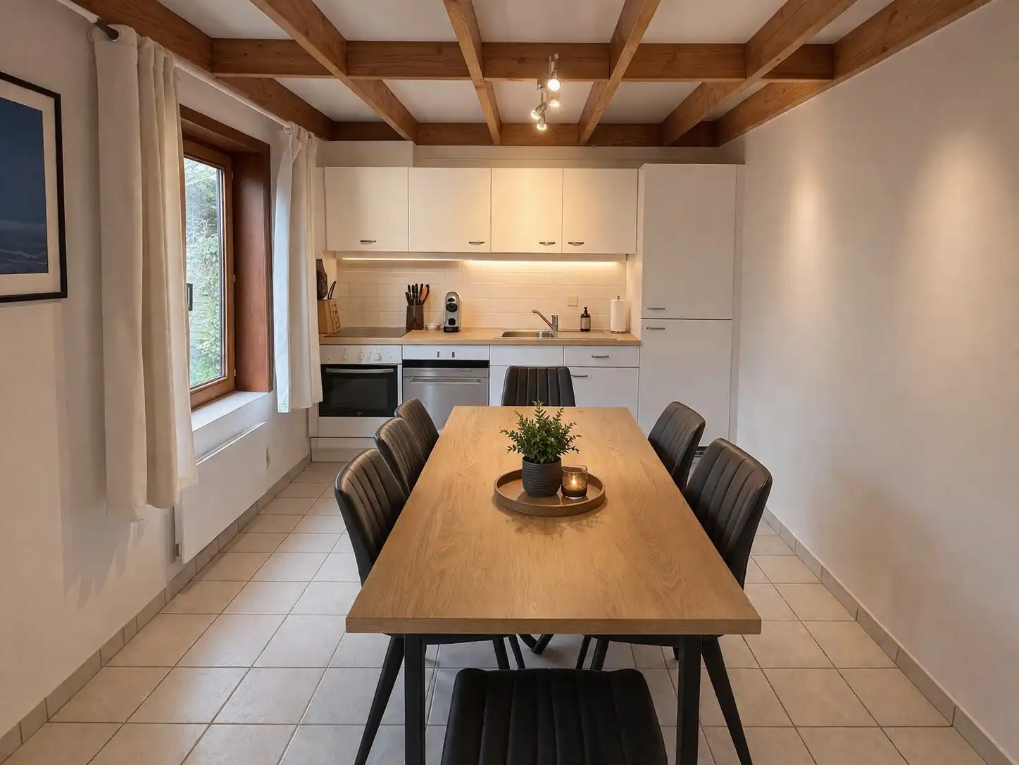 Charmante vakantiewoning met tuin en parking in rustige omgeving. foto 4