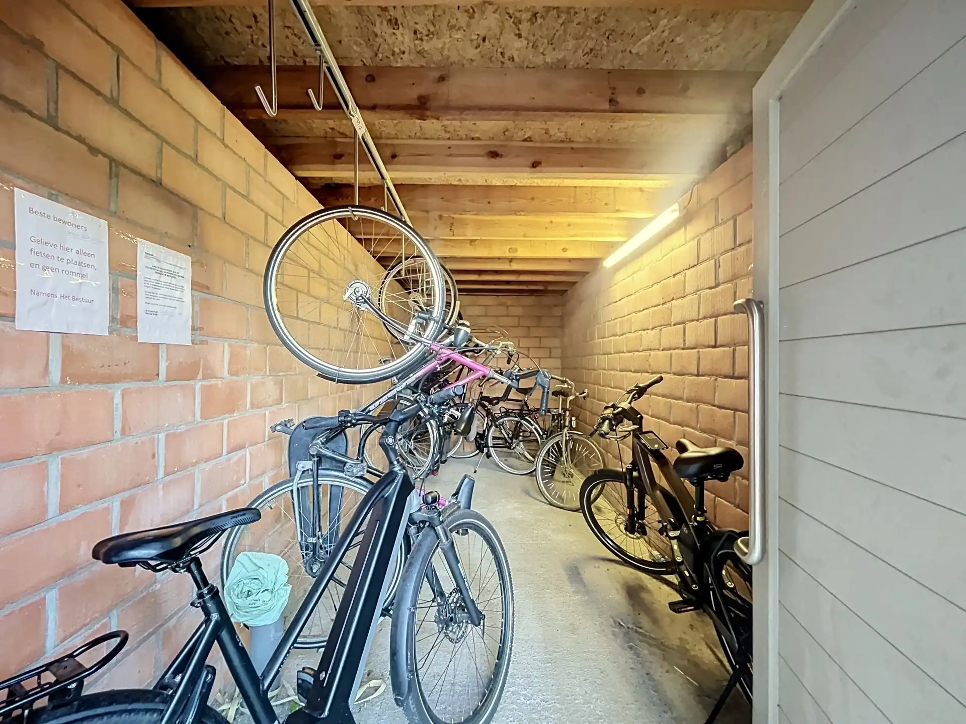 Recent en instapklaar 2 slaapkamer-appartement met 2 terrassen en  overdekte autostaanplaats foto 13