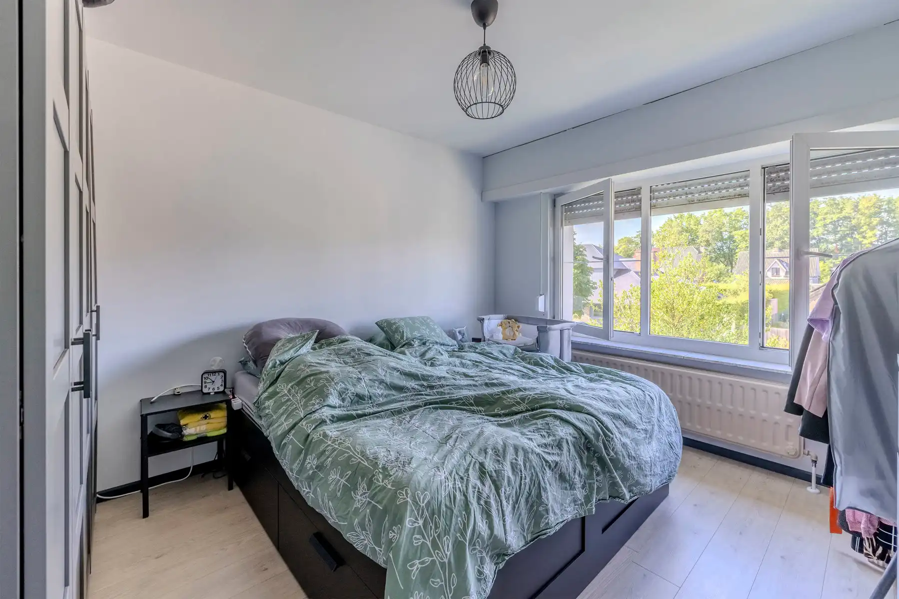 Deels gerenoveerde woning met 3 slpks en tuin op 405m2 foto 14