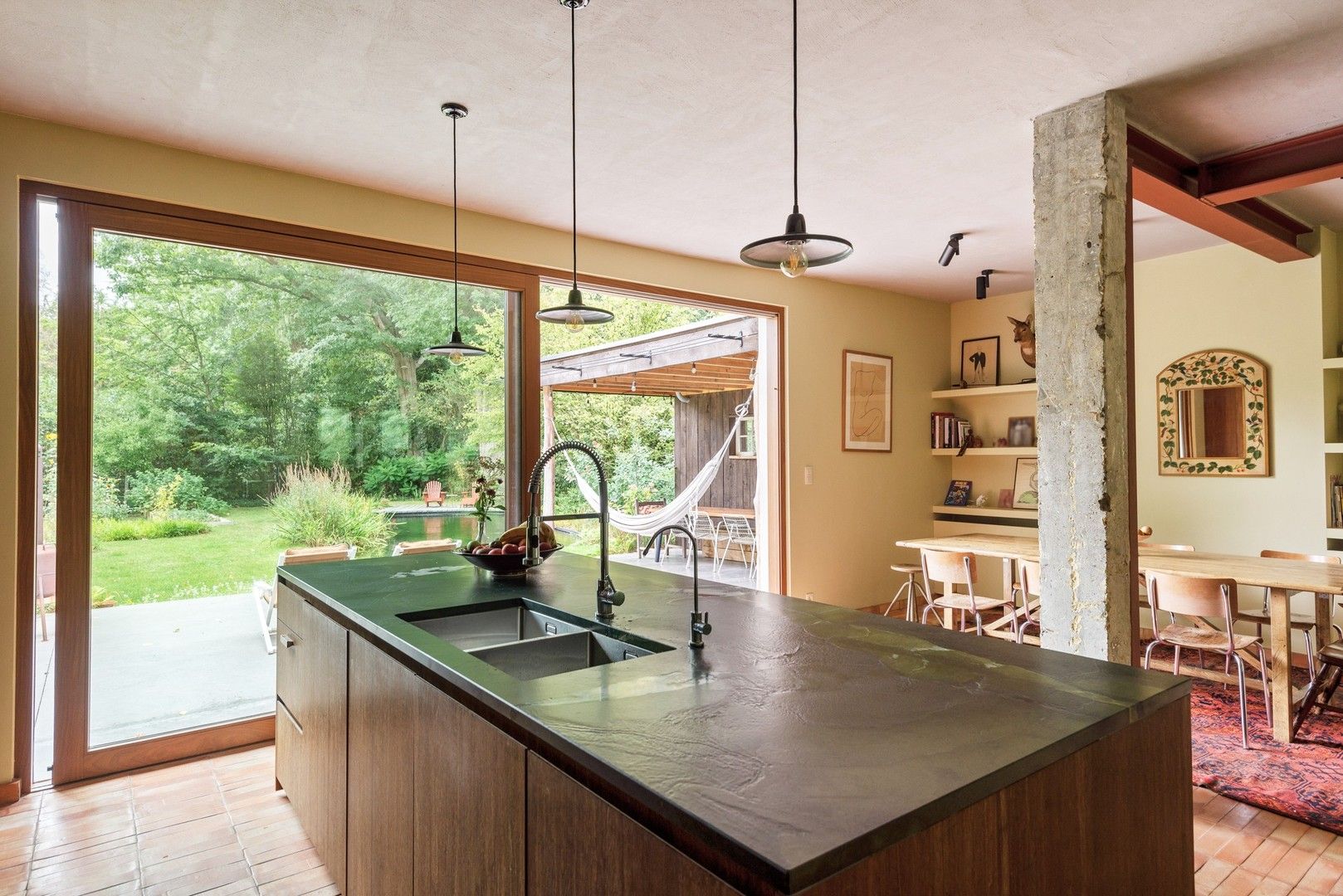 Stijlvolle, vrijstaande villa met zonnige tuin en zwemvijver foto 7