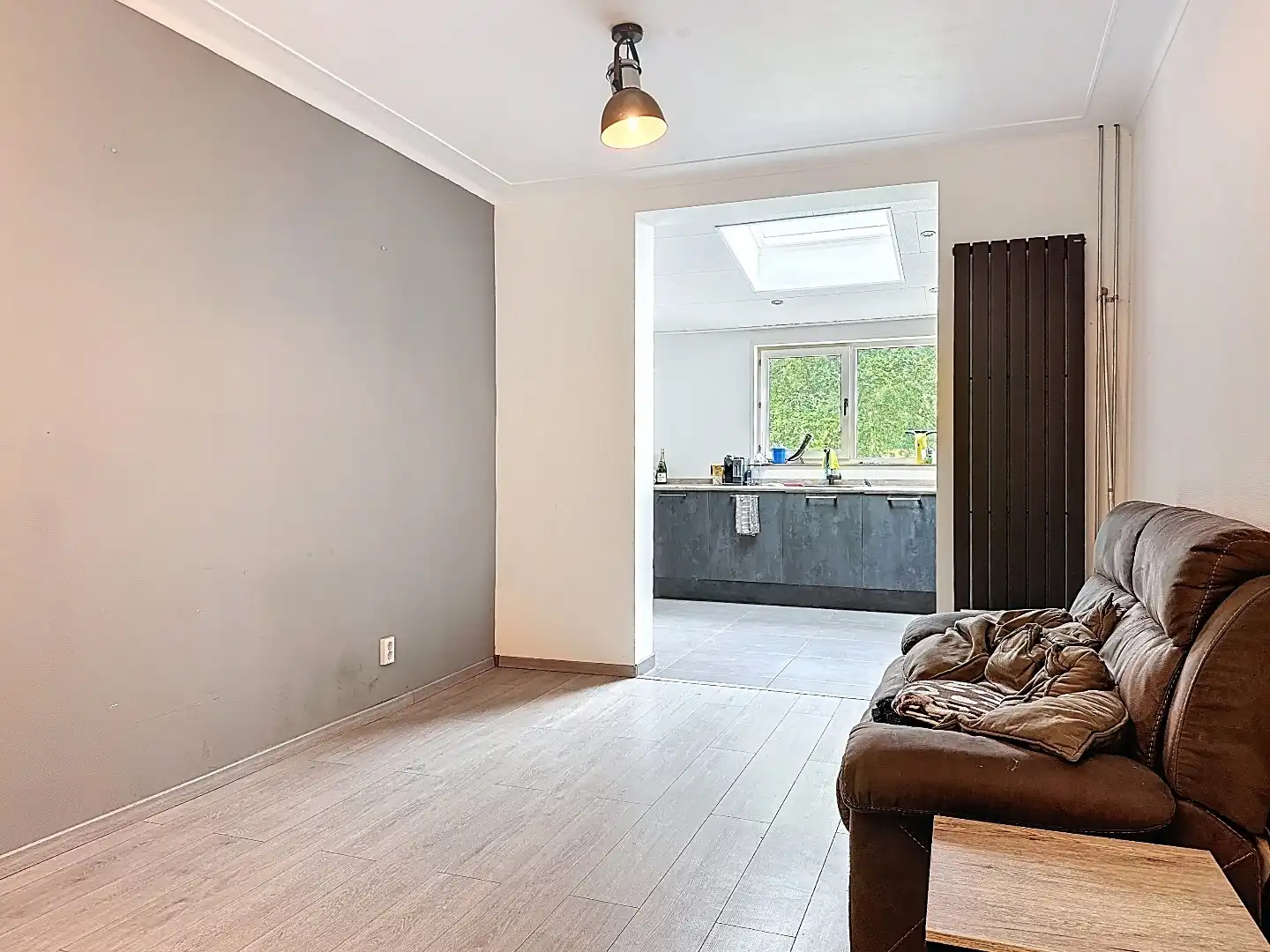 Gerenoveerde half vrijstaande woning met royale tuin en dubbele garage. foto 11