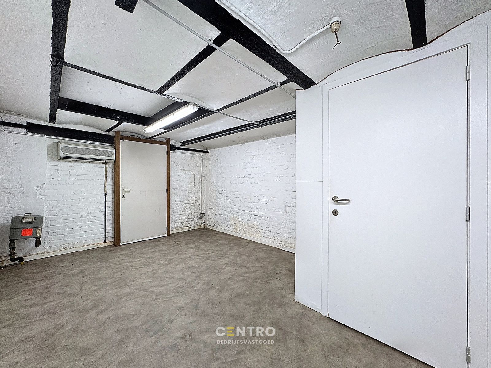 Handelsgelijkvloers op TOPligging (Grote Markt/Ooststraat) te Roeselare! foto 20