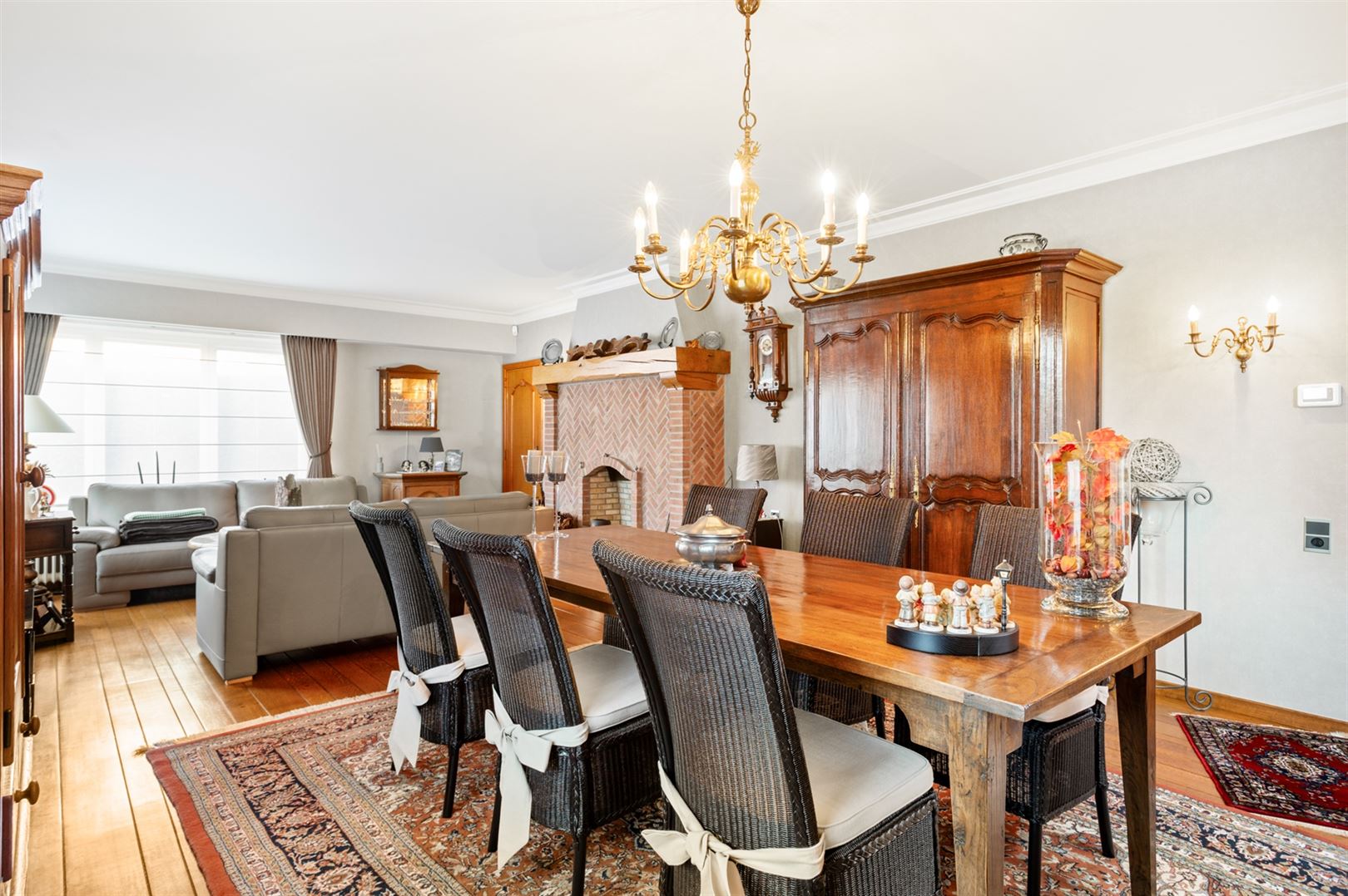 Prima onderhouden woning met 4 slaapkamers en prachtige tuin. foto 9