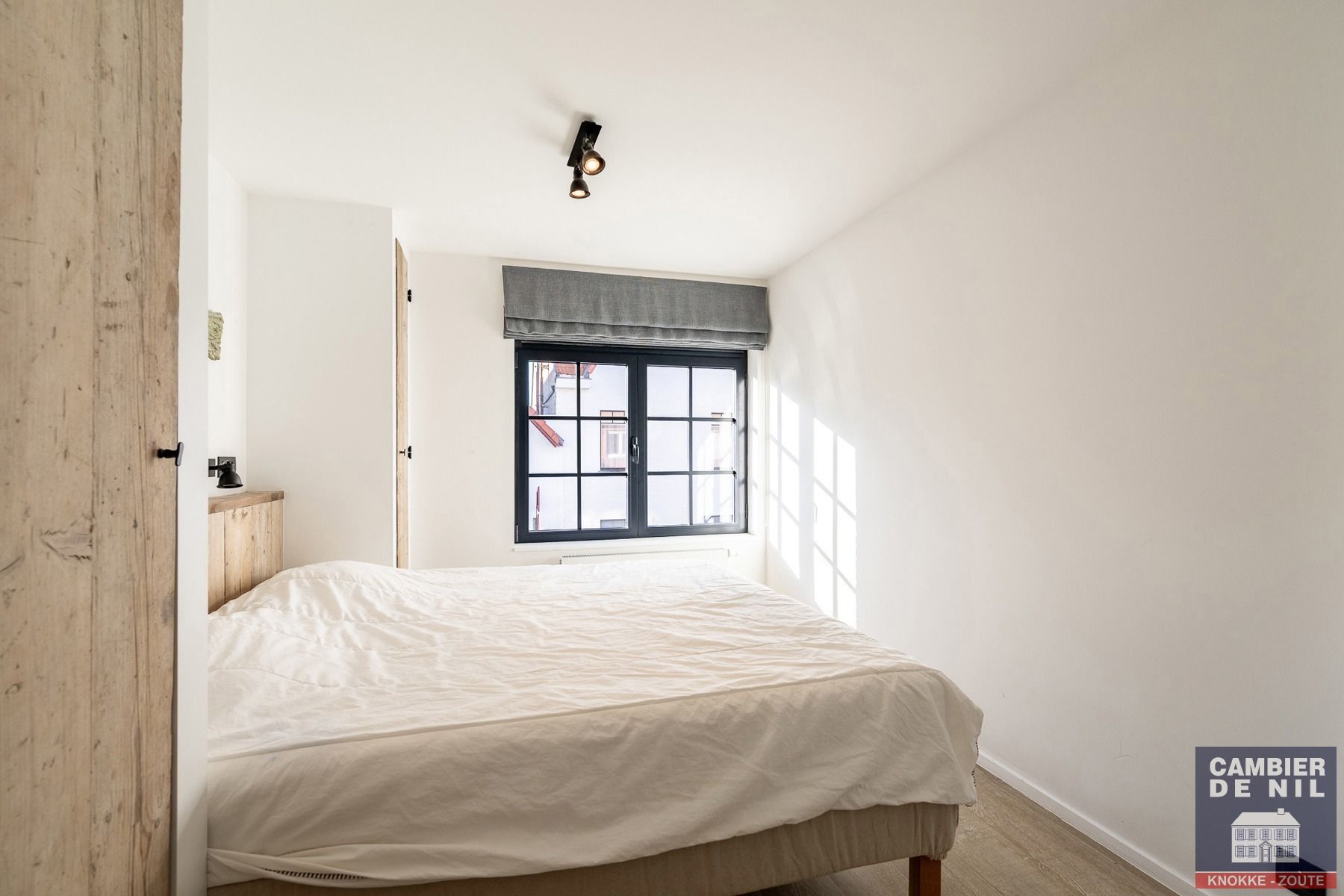 Instapklare, gemeubelde rijwoning met 5 slaapkamers en tuin – hartje Oud-Knokke foto 21