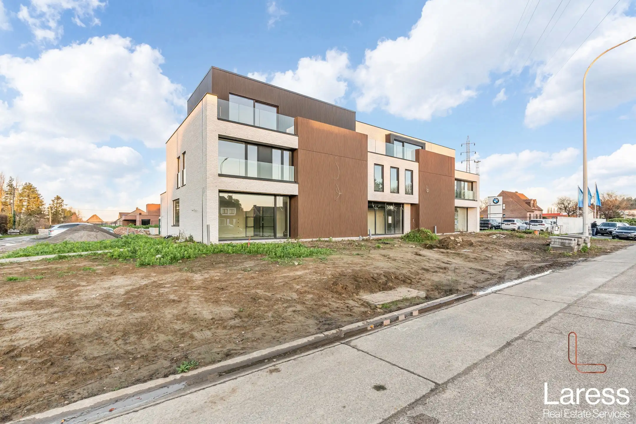 Appartement te koop foto {{pictureIndex}}