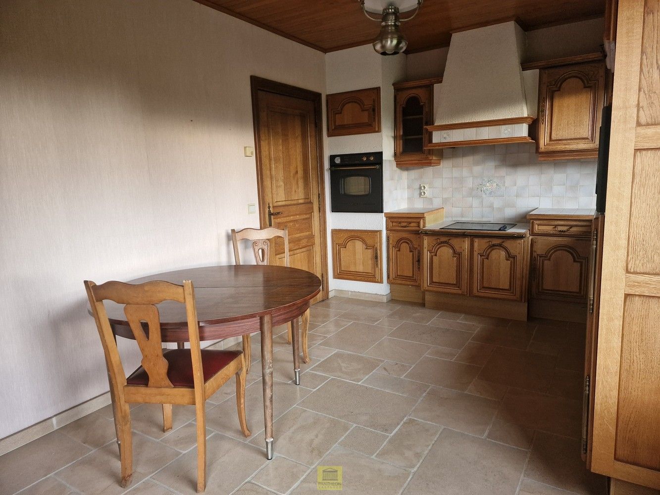 Degelijke halfopen bebouwing, rustig gelegen! foto 9