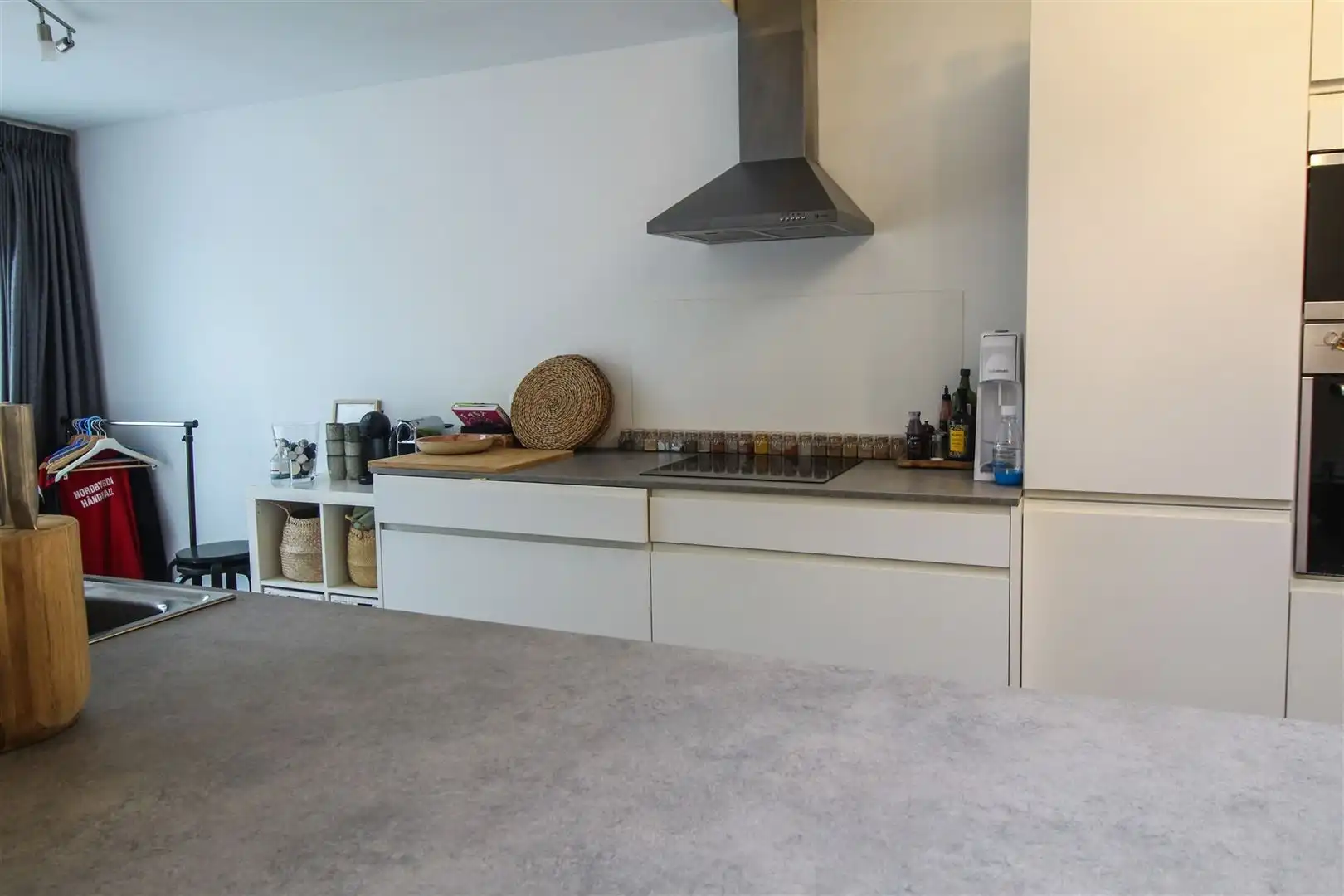 Prachtig gerenoveerde gezinswoning met zonnige stadstuin foto 5