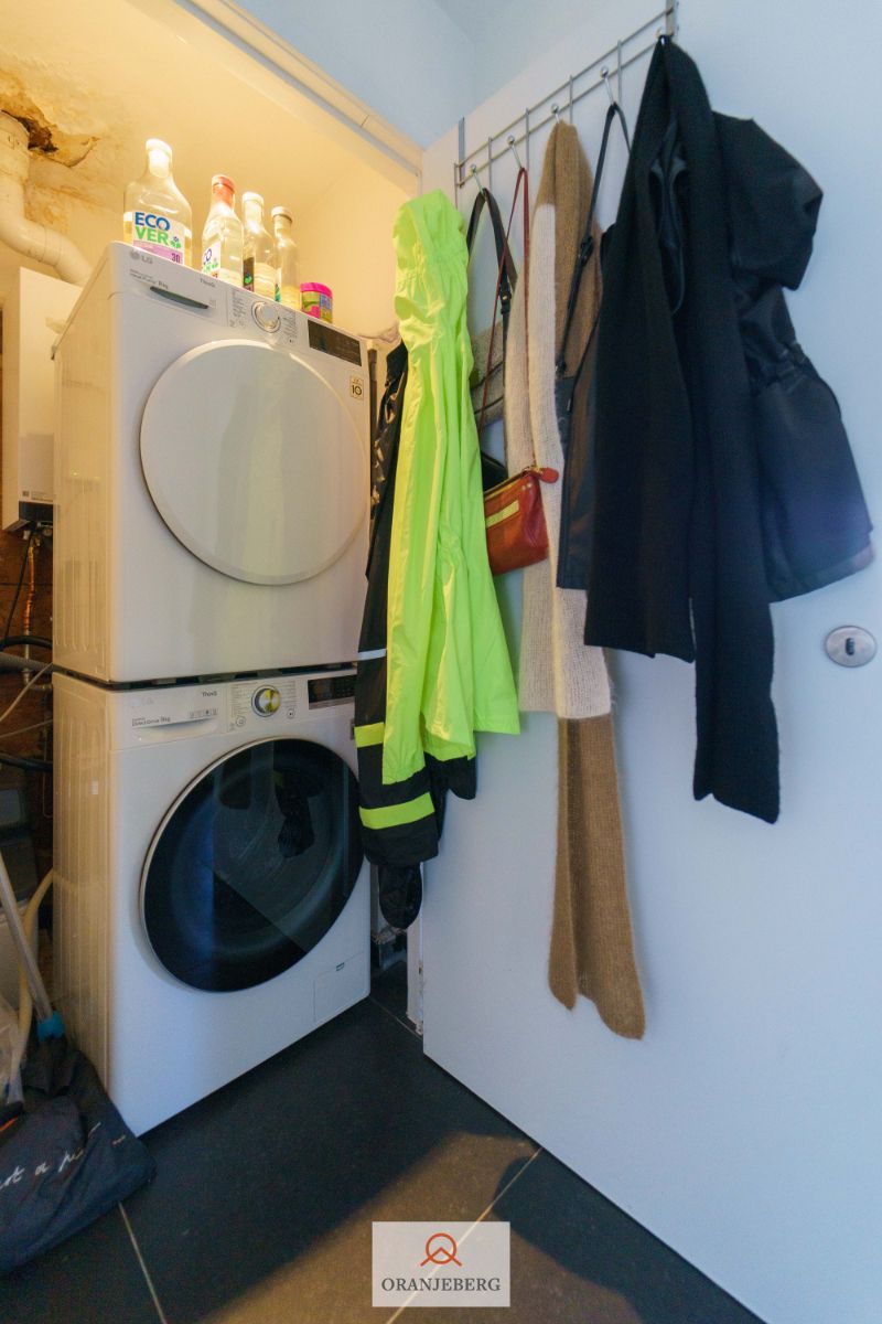 Centraal gelegen 2 slaapkamer-appartement met zicht op de Coupure! foto 28