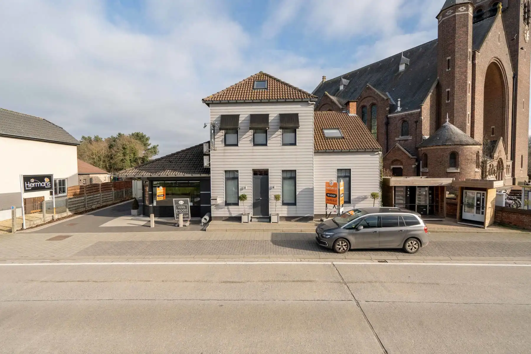 Huis met commercieel pand te koop in Grootlo! foto 28