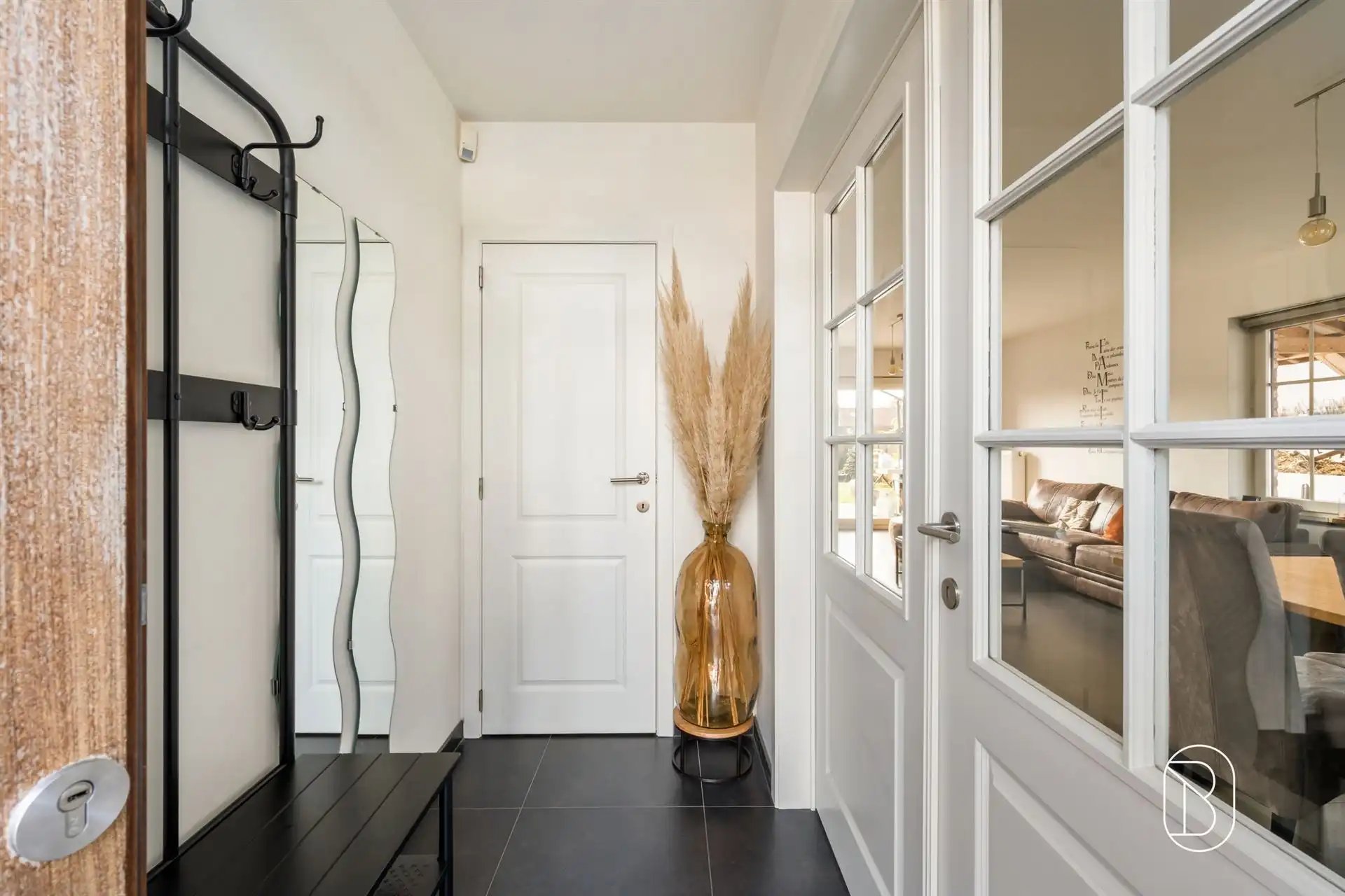 Recente HOB, perfect gelegen in een gewilde woonwijk. foto 5