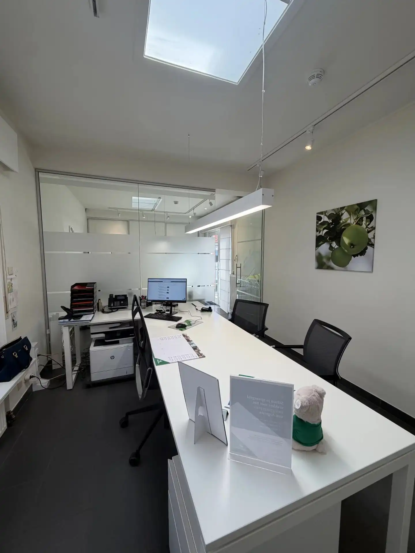 Ruim handelspand op toplocatie in Koersel centrum foto 13