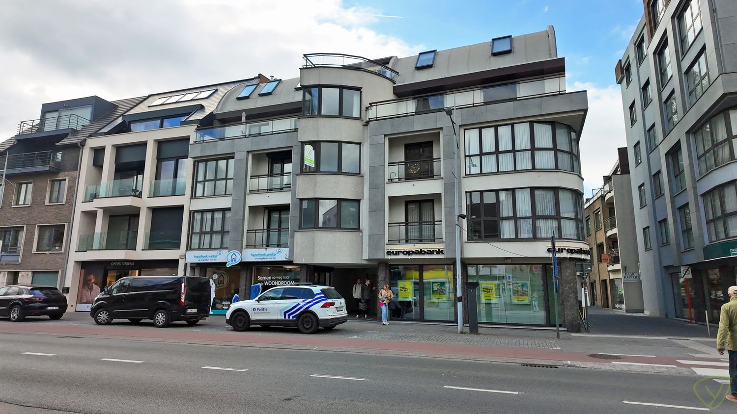 Lichtrijk appartement met terras in de Boelare te Eeklo! foto {{pictureIndex}}