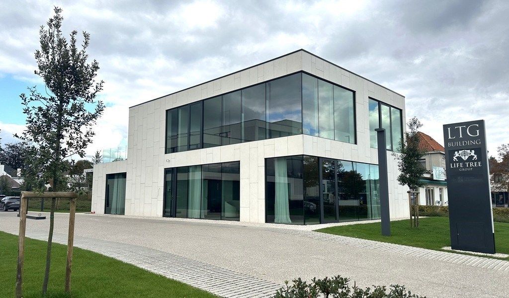 Stijlvol handelspand te huur langs Kortrijksesteenweg in Sint-Martens-Latem foto 15