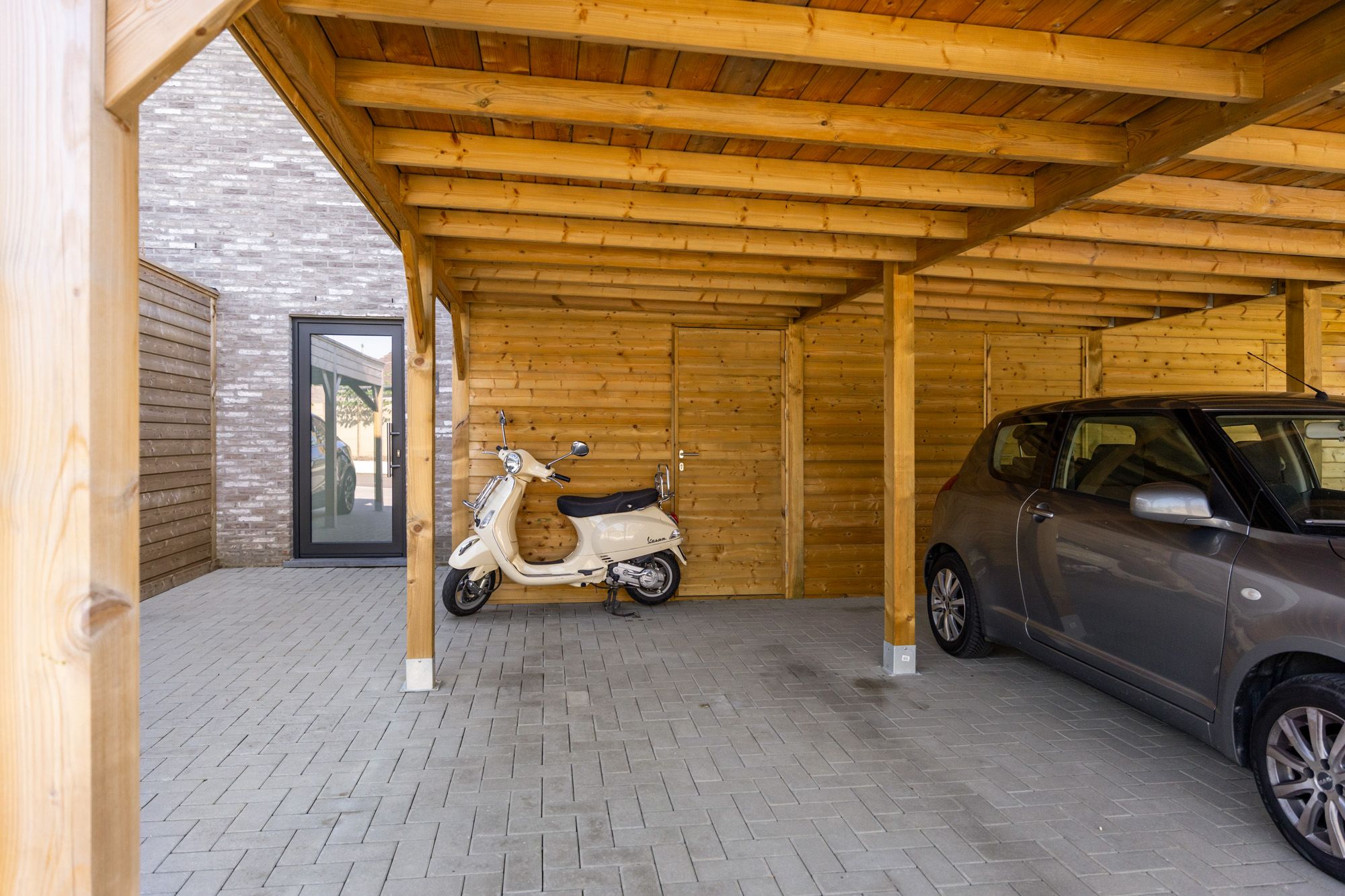 IDEALIS VASTGOED - PRACHTIG  EN LUXUEUS APPARTEMENT MET 2 SLAAPKAMERS, AANGENAME LEEFRUIMTE MET AANSLUITEND TERRAS, CARPORT EN EXTRA BERGRUIMTE foto 25