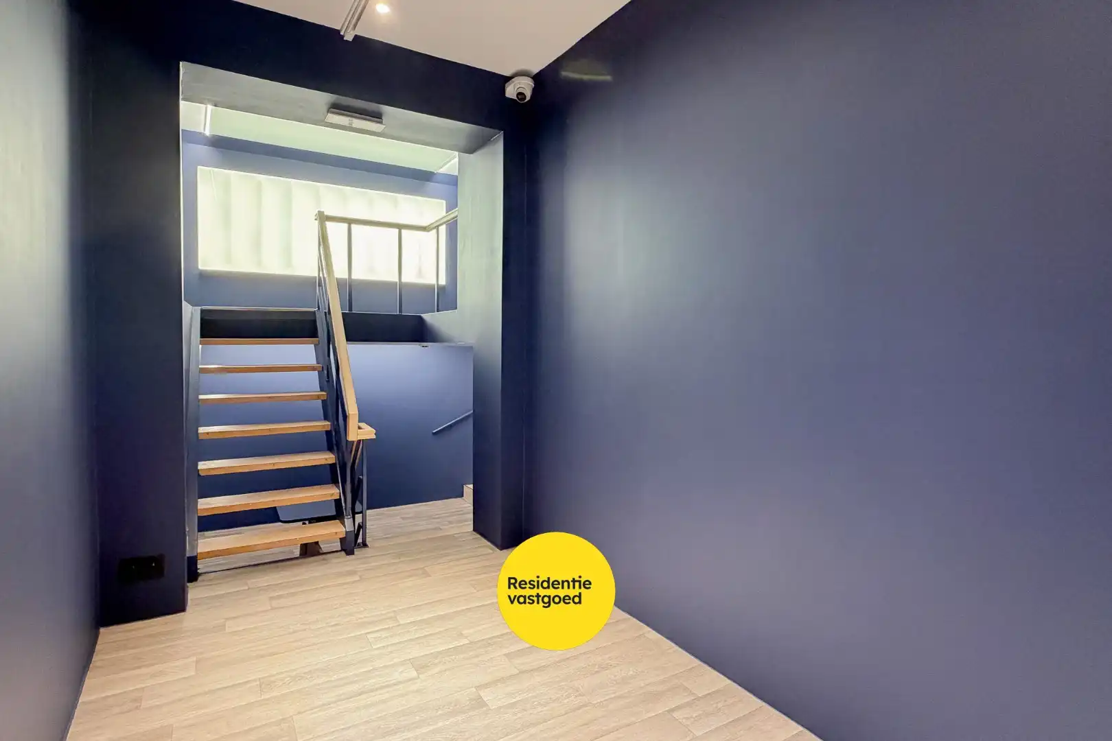 Uitzonderlijke investeringsopportuniteit in Galerij Ter Steeghere – hartje Brugge foto 11