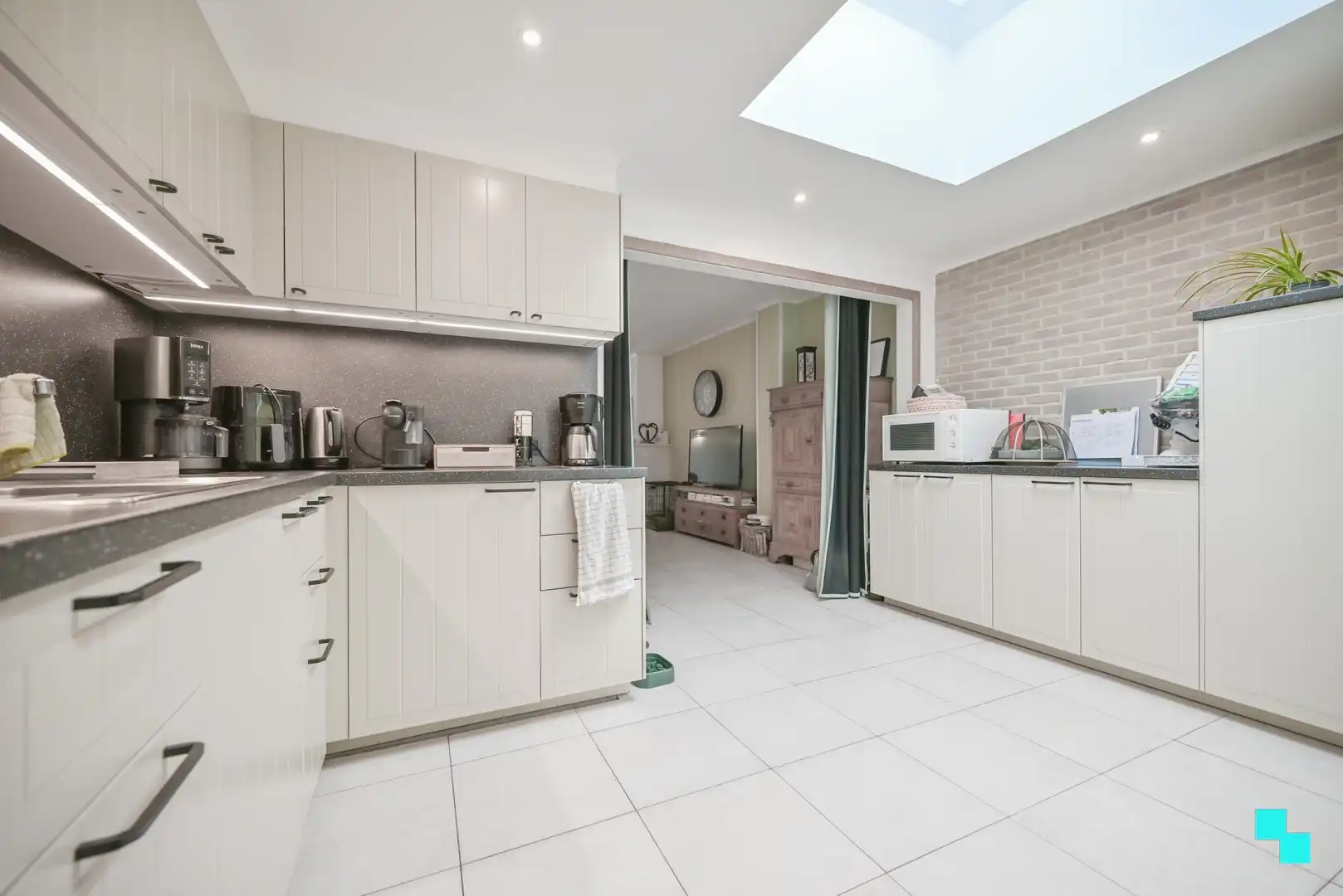 Charmante ééngezinswoning met 2 slaapkamers, ingerichte zolder en gezellig west terras foto 8