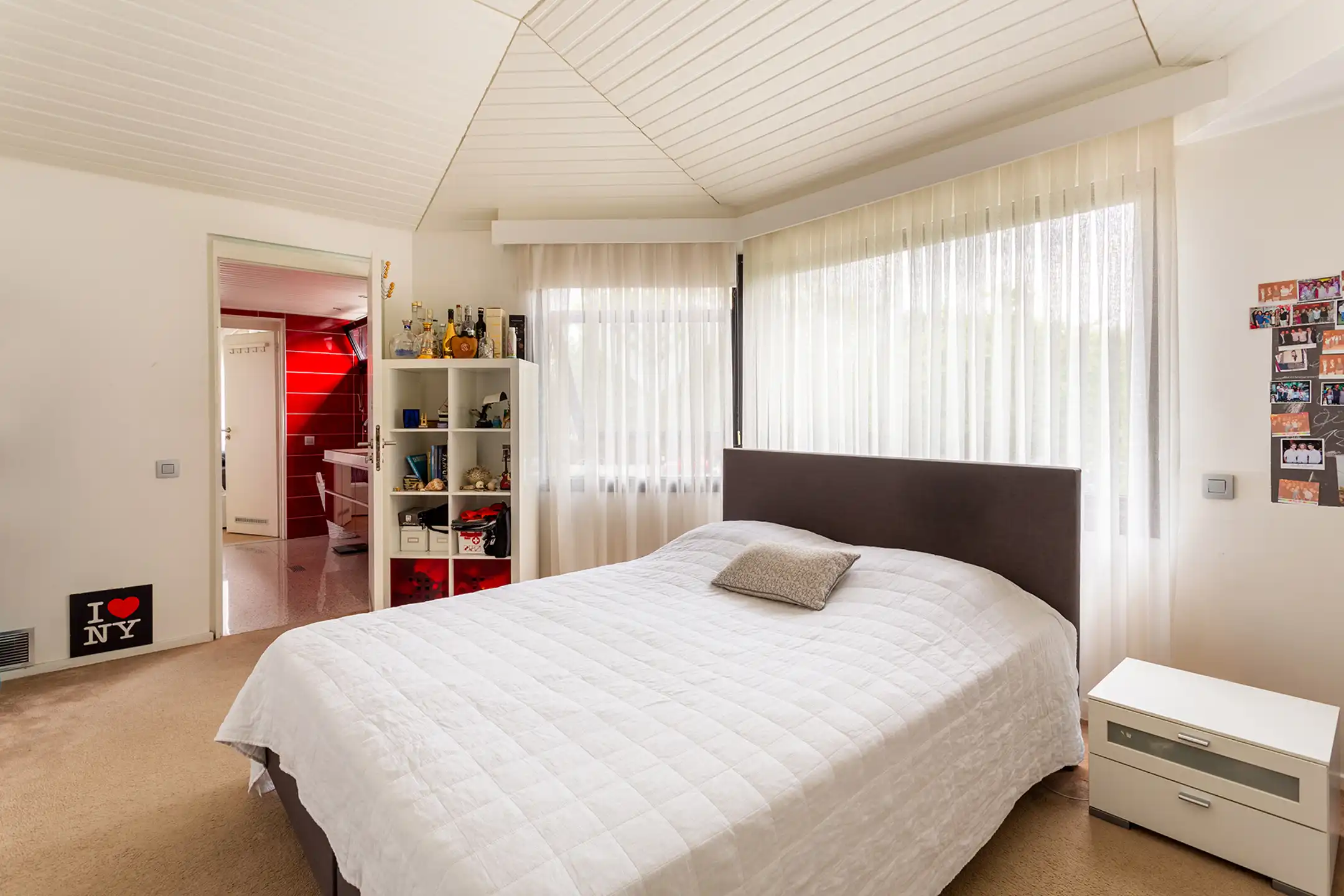 Topgelegen architectenwoning met ruim tuin en binnenzwembad. foto 43