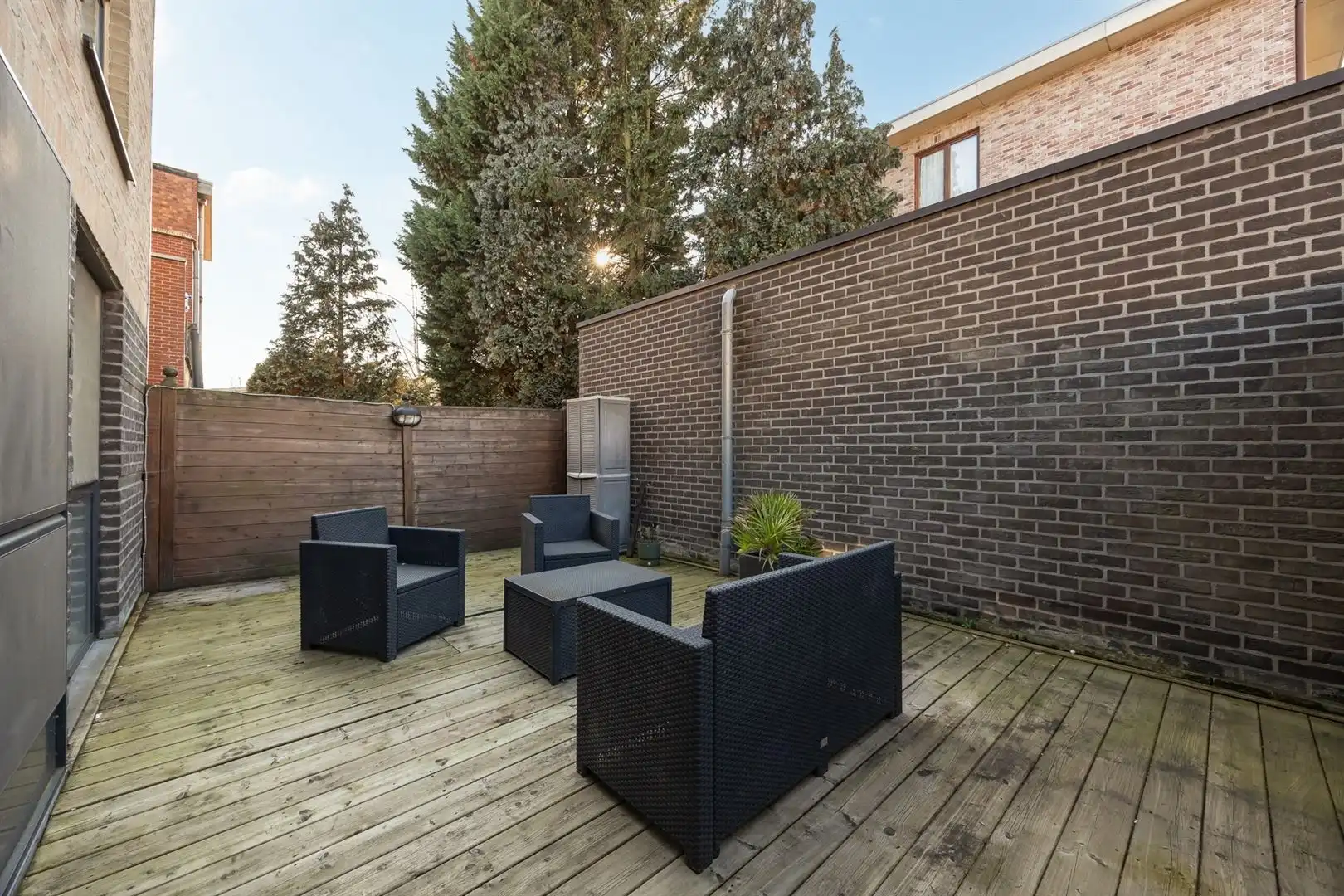 Eigentijds gelijkvloers appartement met 2 slaapkamers, terras en autostaanplaats foto 10