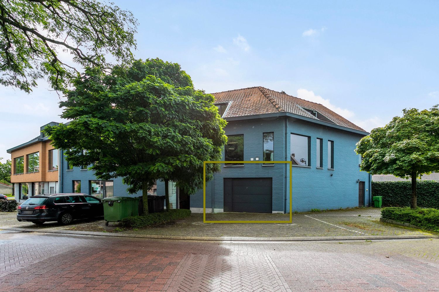 Te renoveren appartemtent met garage te koop! foto 5