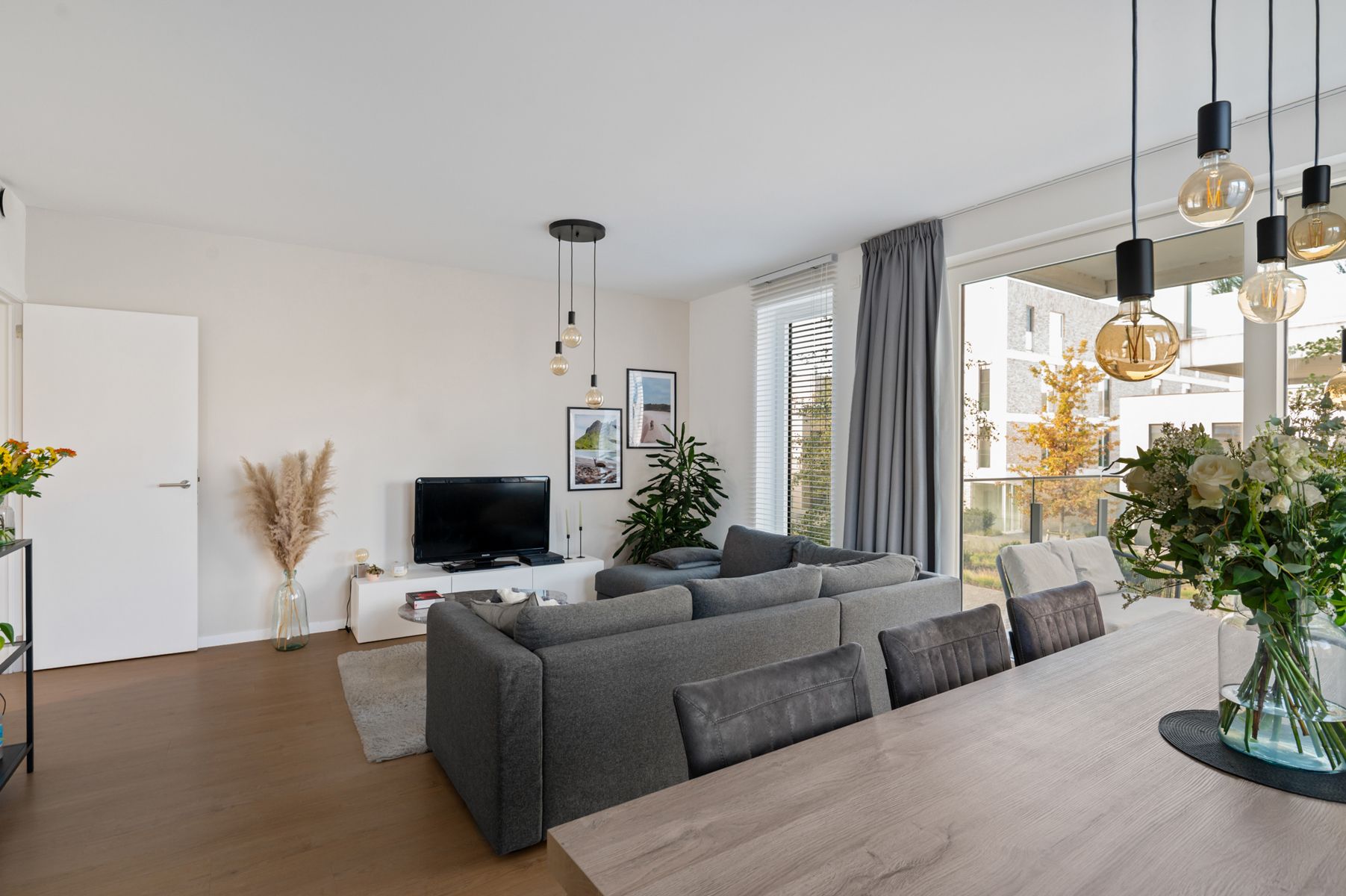 Modern appartement met terras, berging en parking foto 2