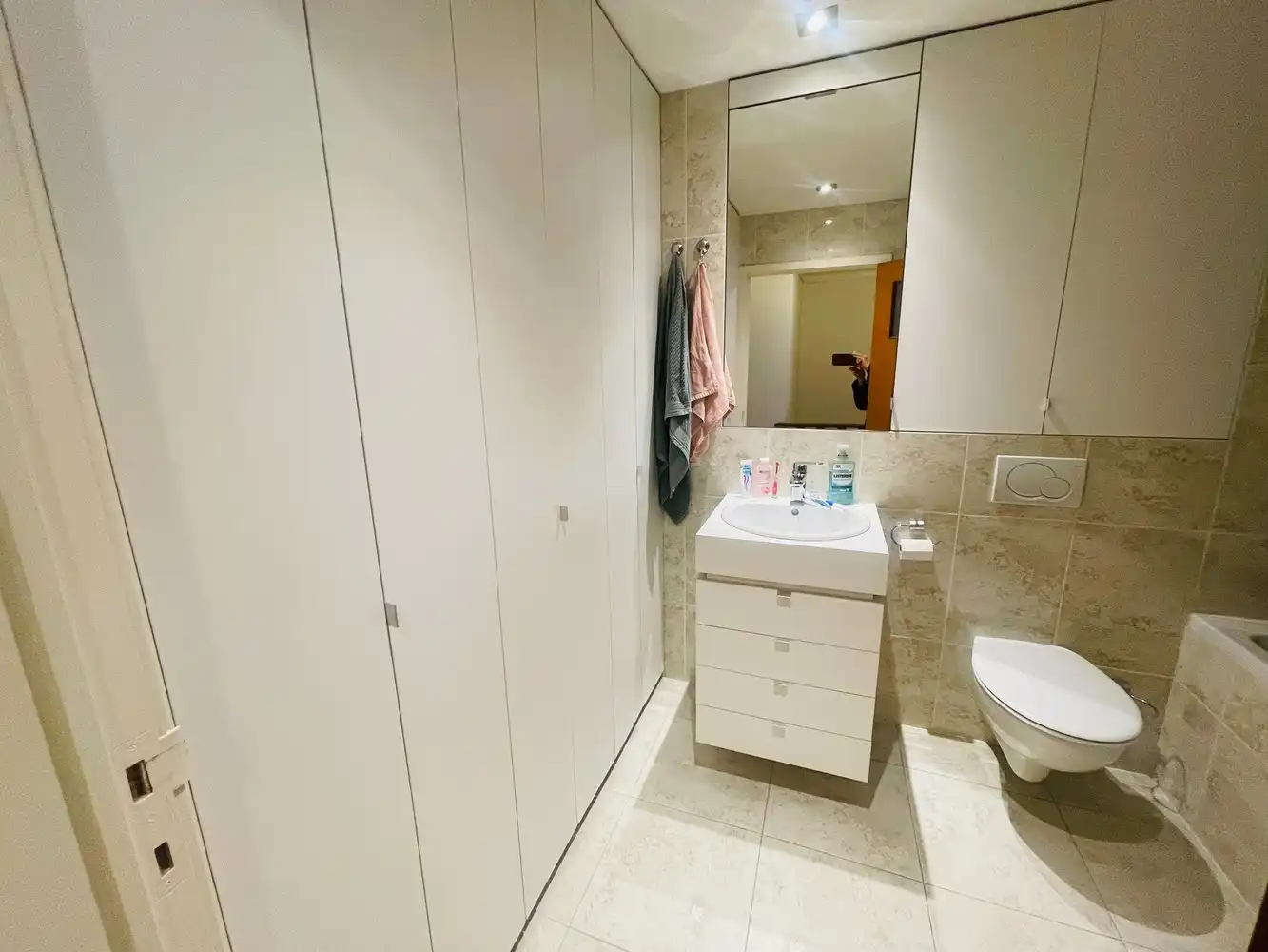 Brugge centrum, vlakbij Smedenpoort , Vestingen , t' Zand en station Ruime degelijk GEBOUWDE BEL-ETAGE  WONING met  GARAGE van circa 90 m³, 3 SLPKS en zonneterras. foto 12