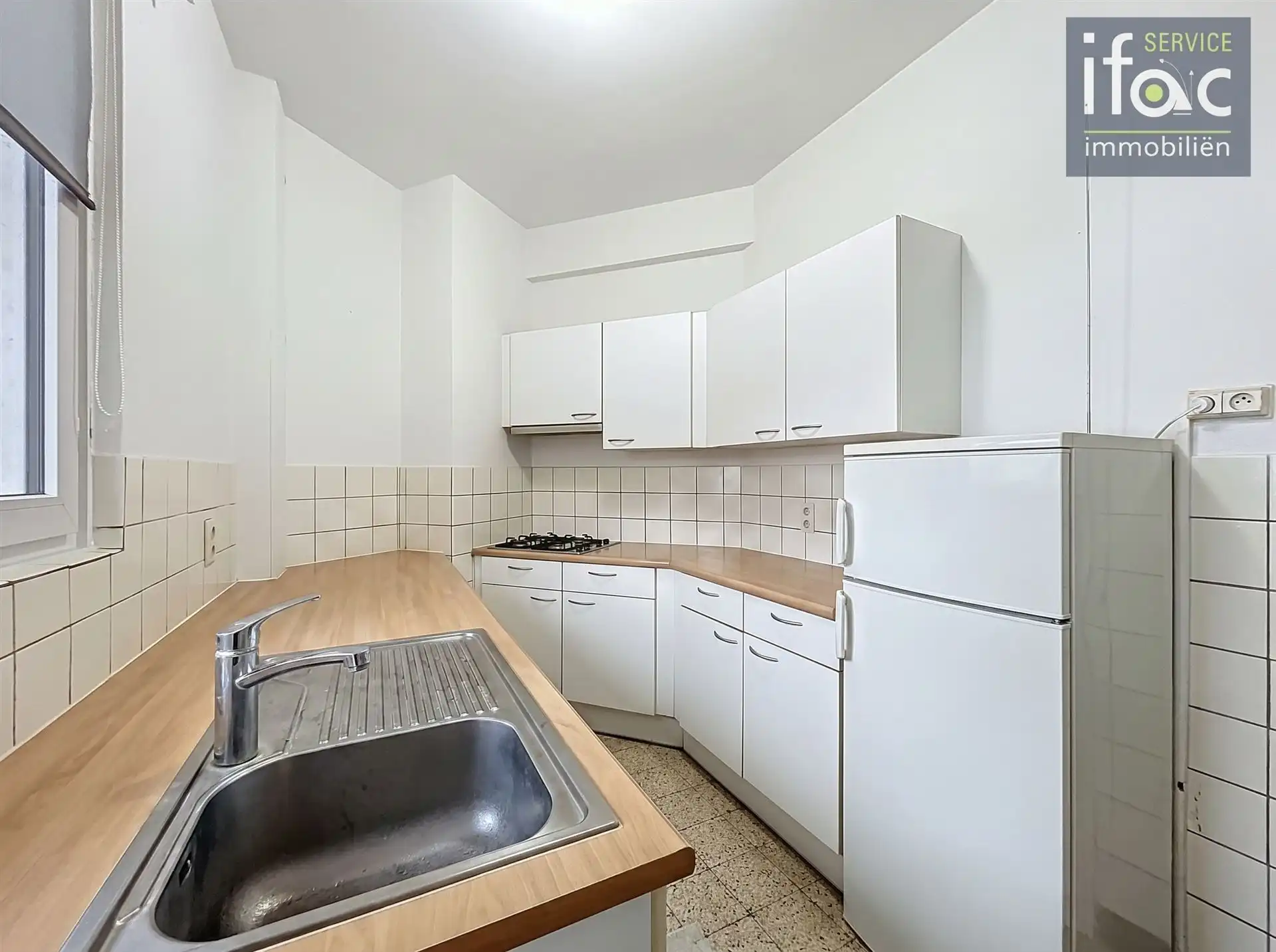 Lichtrijk goed onderhouden appartement op de 4e verdieping foto 8