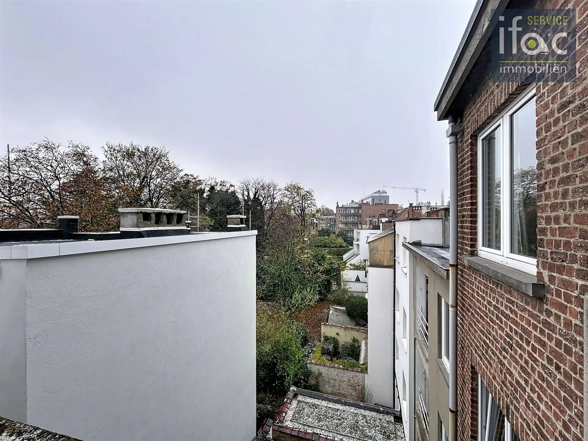 Lichtrijk goed onderhouden appartement op de 4e verdieping foto 8