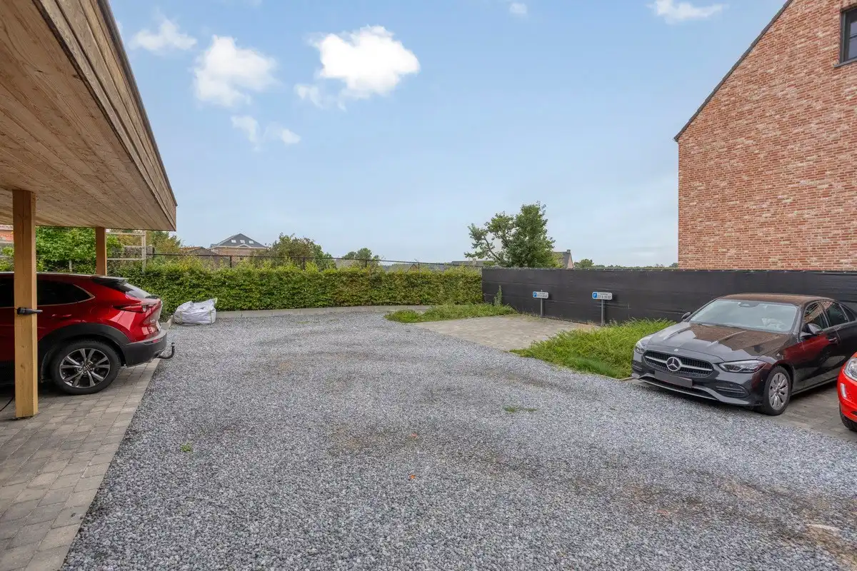 Gelijkvloers BEN-appartement met grote privétuin en parkeerplaats foto 24