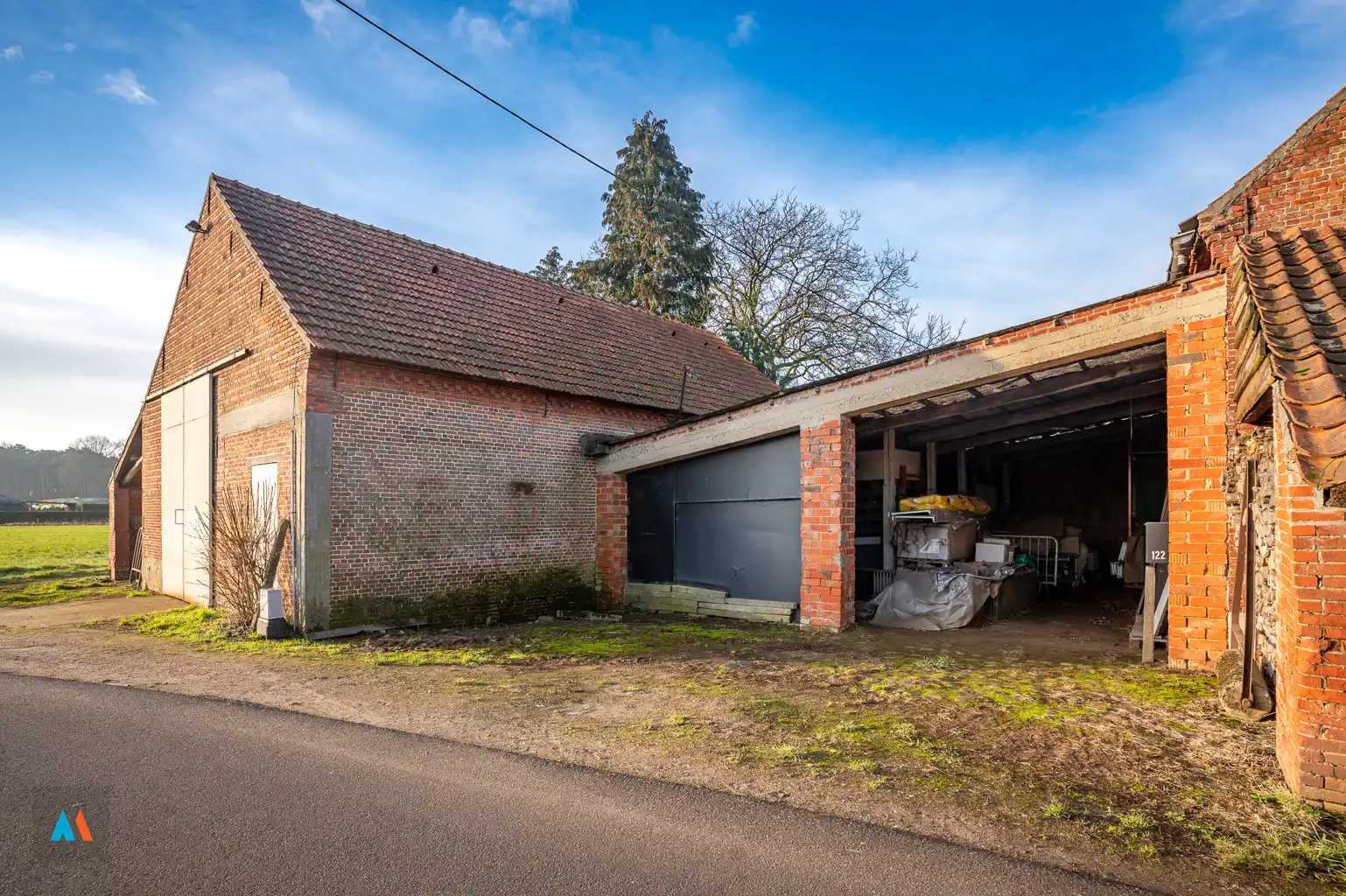 Boerderij met stallen op 1 ha foto 26