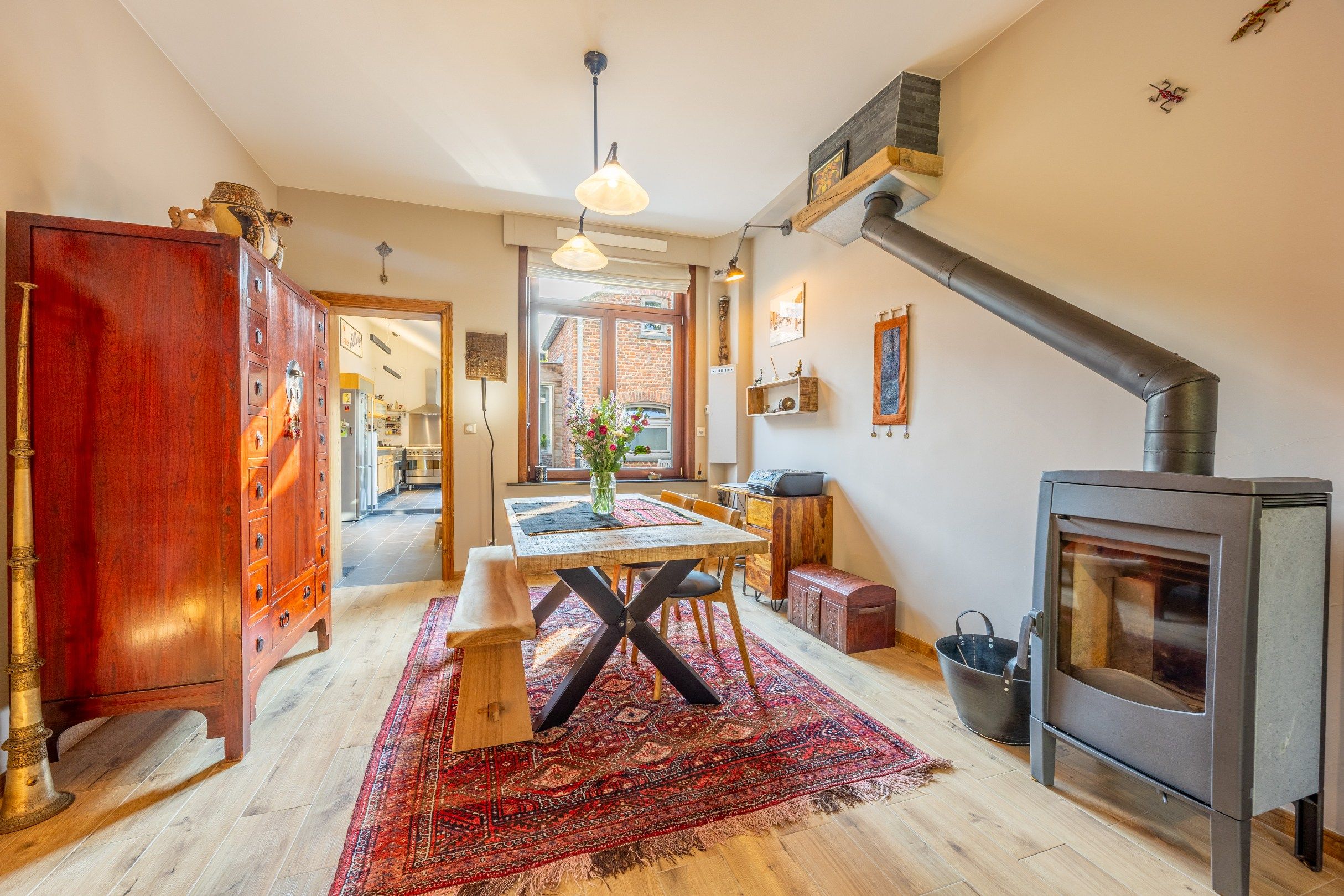 GERENOVEERDE HALFOPEN WONING foto 3