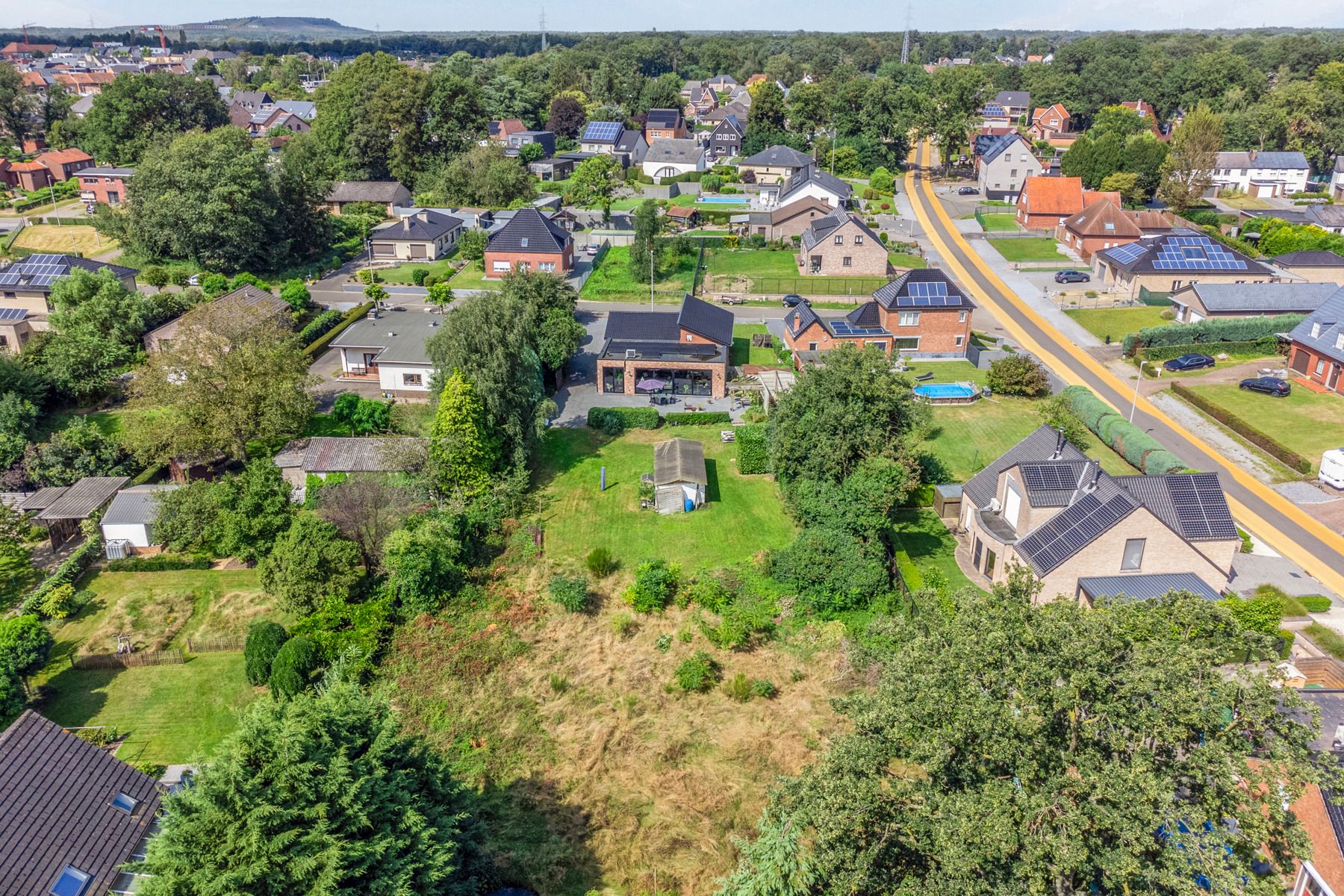 ZEER RUIME GERONOVEERDE WONING MET ZONNEPANELEN OP 2700m² foto 10