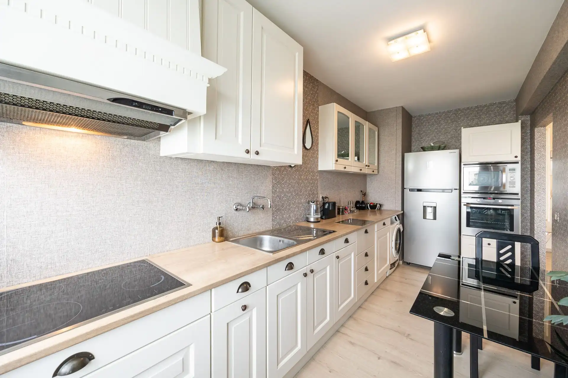 Verzorgd appartement met terras op uitstekende locatie foto 10