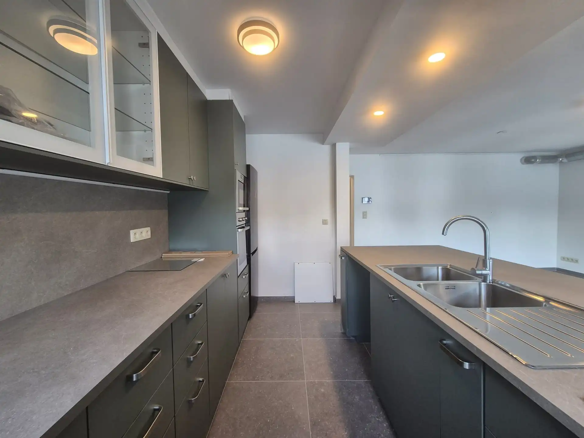 Volledig gerenoveerd energiezuinig appartement met 2 slaapkamers, rustig gelegen aan het bos van Wetteren foto 6