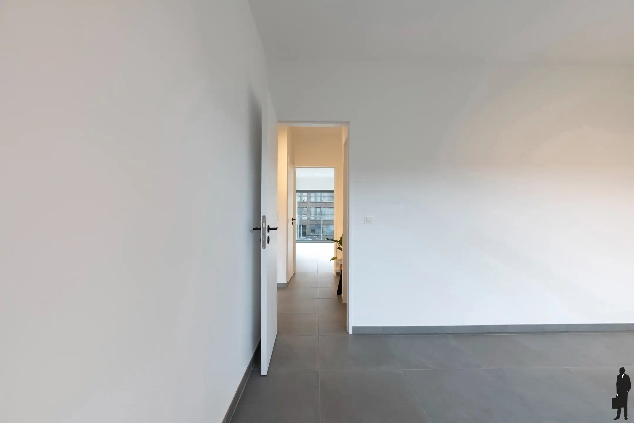 Lichtrijk gerenoveerd instapklaar appartement met 2 slpk foto 15